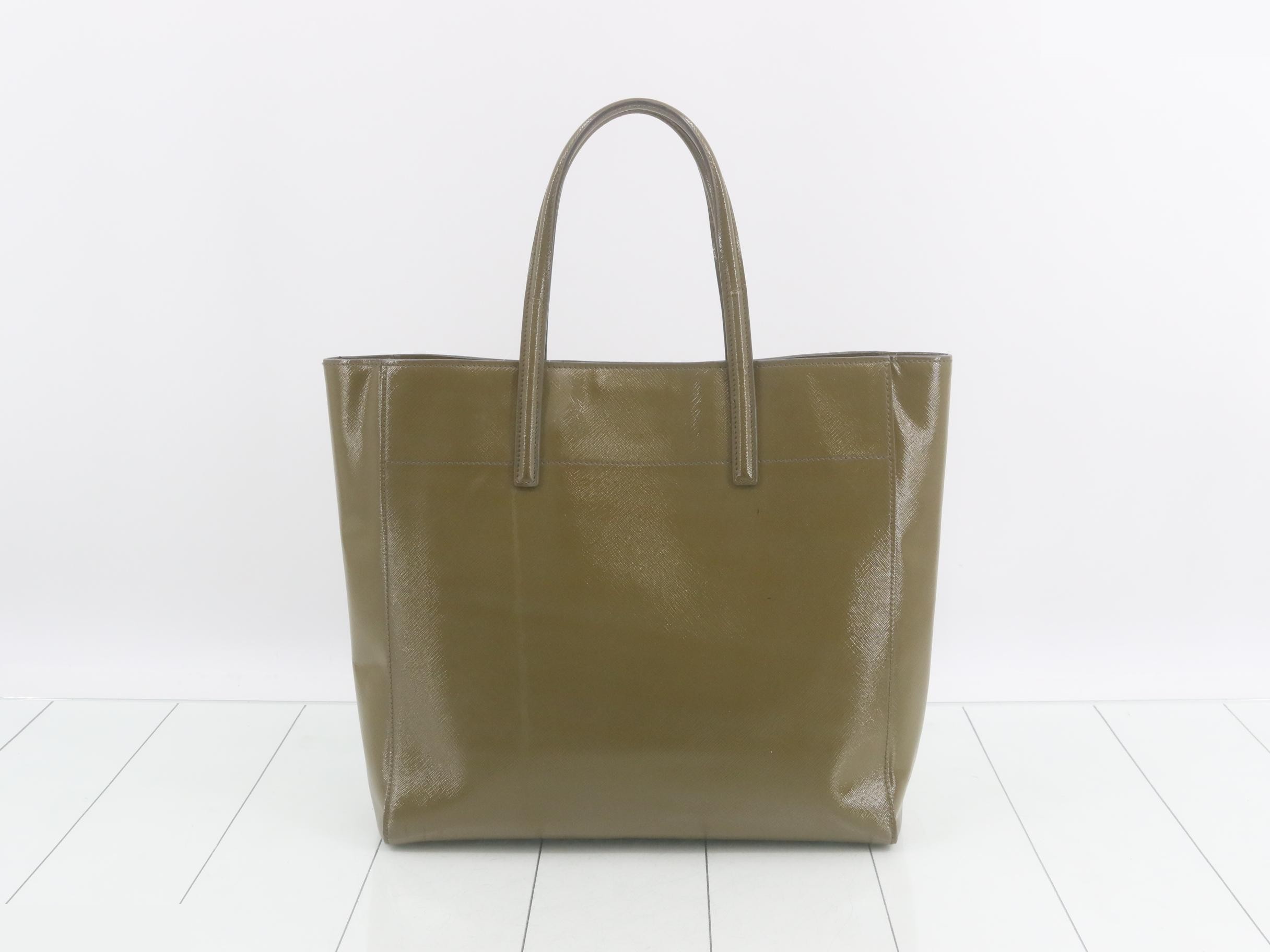Triangle logo plate tote bag, enamel, moss green — view 2
