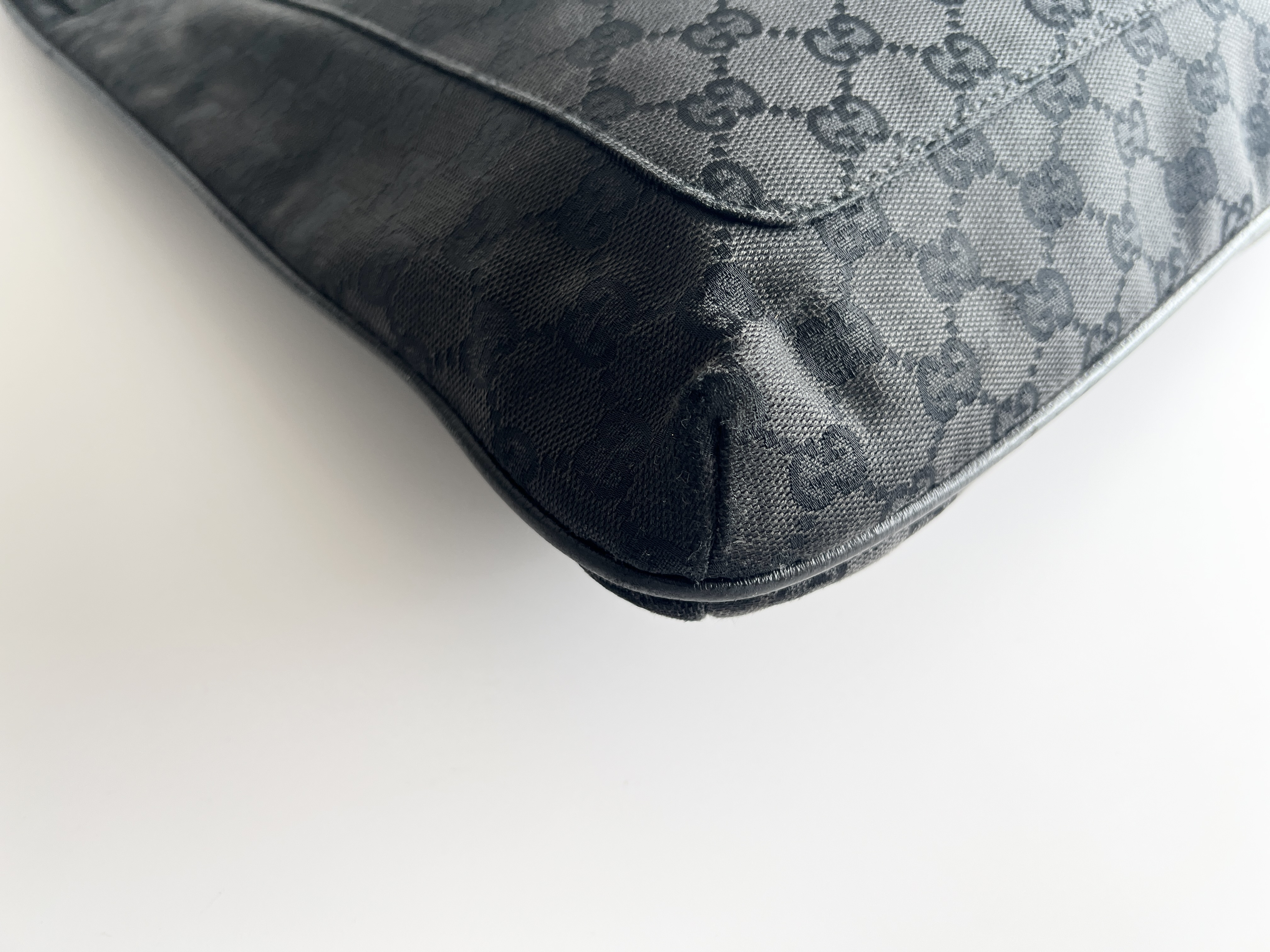 GG Canvas Leather One Shoulder Bag — view 11