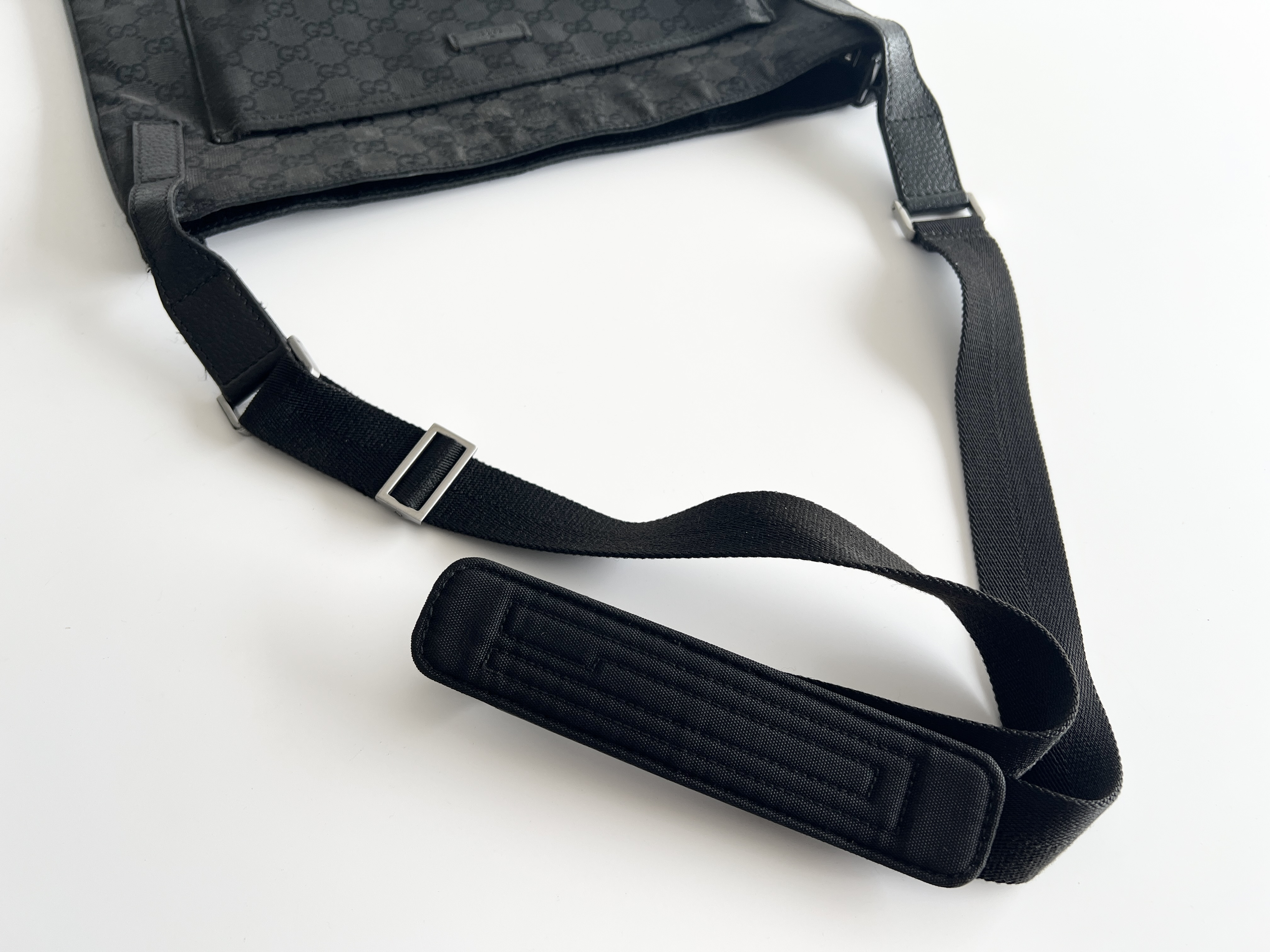 GG Canvas Leather One Shoulder Bag — view 3