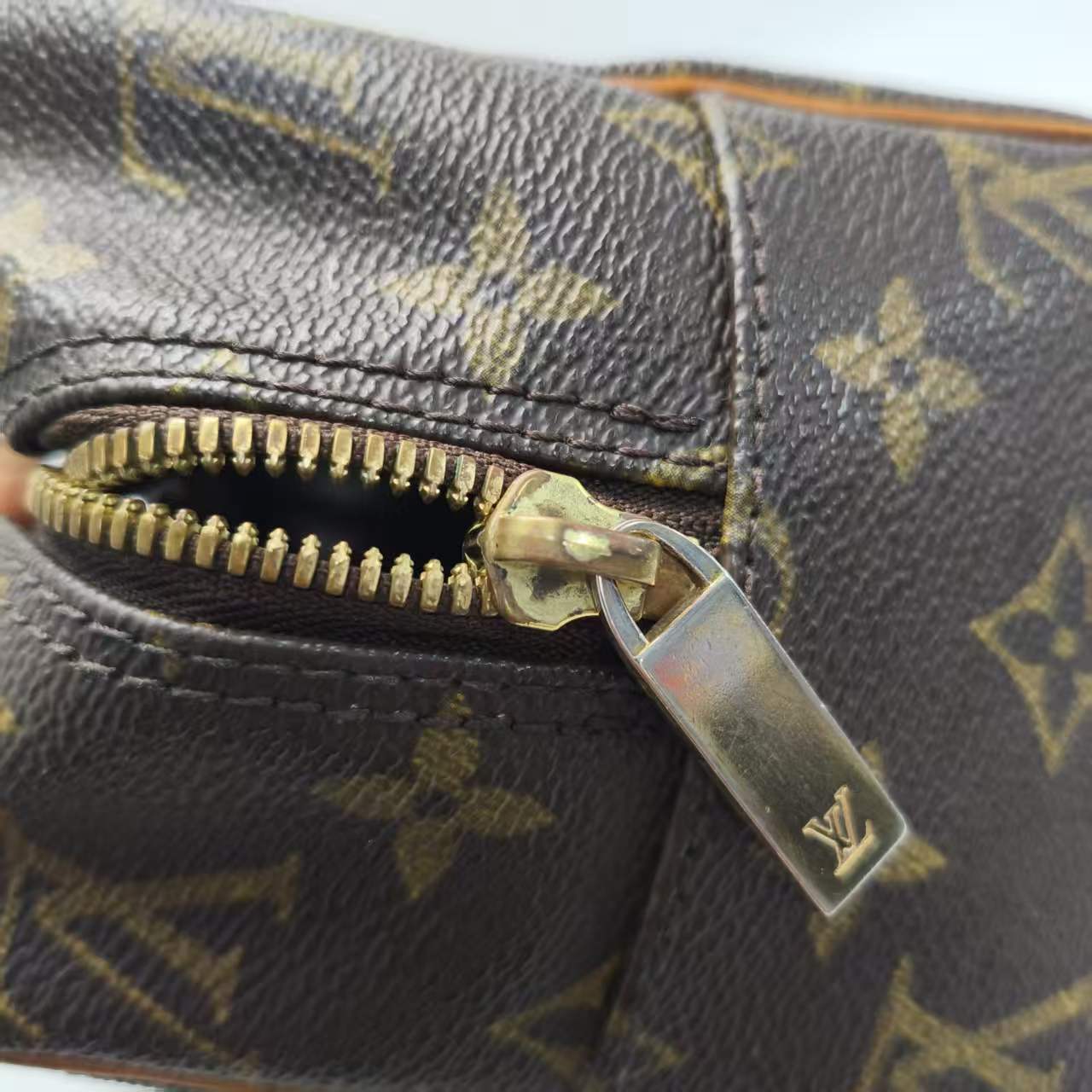 【*Shipped from: China*】LOUIS VUITTON Cite PU Handbag — view 9