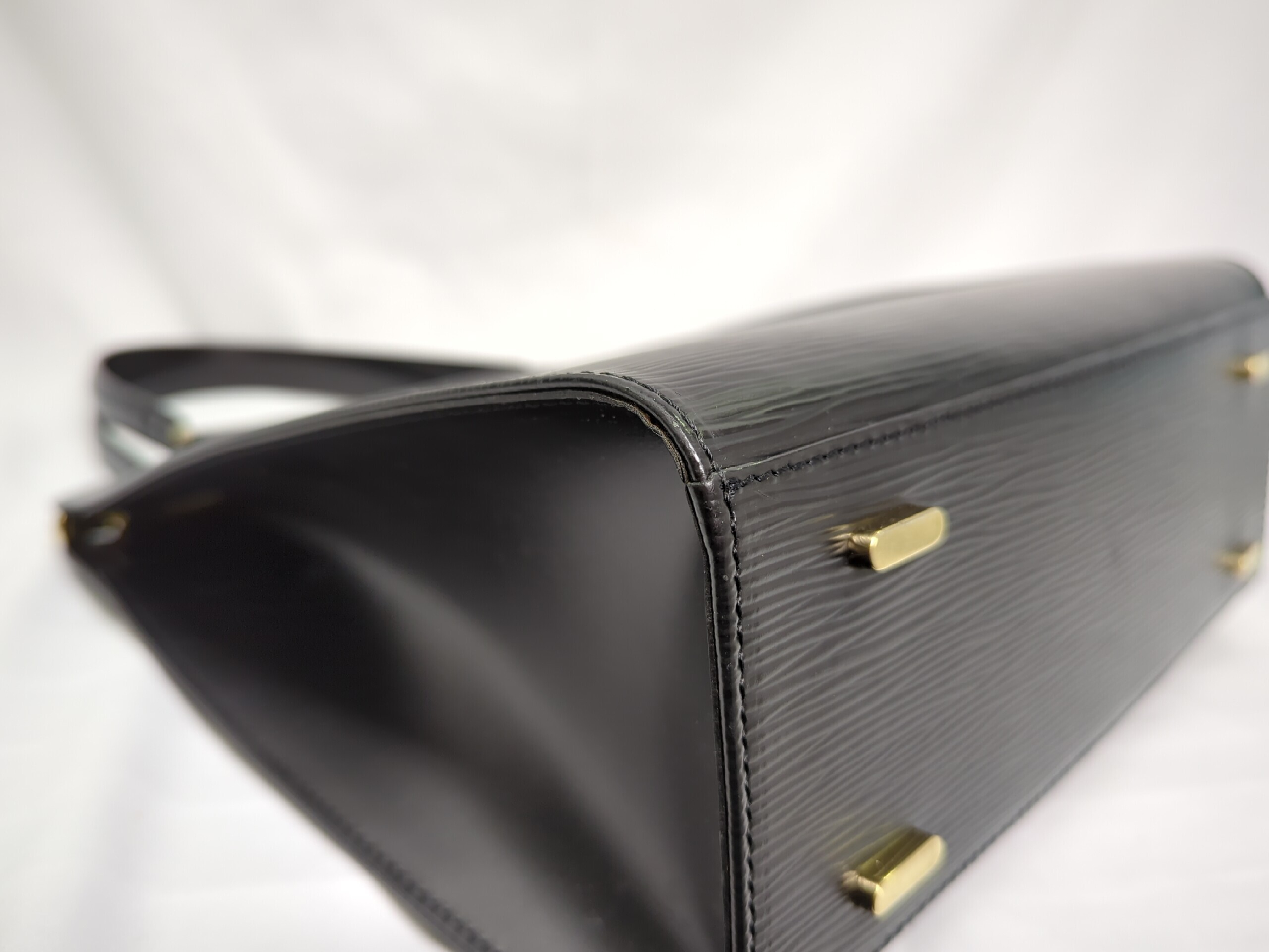M52012 Epi Figari PM Handbag — view 4