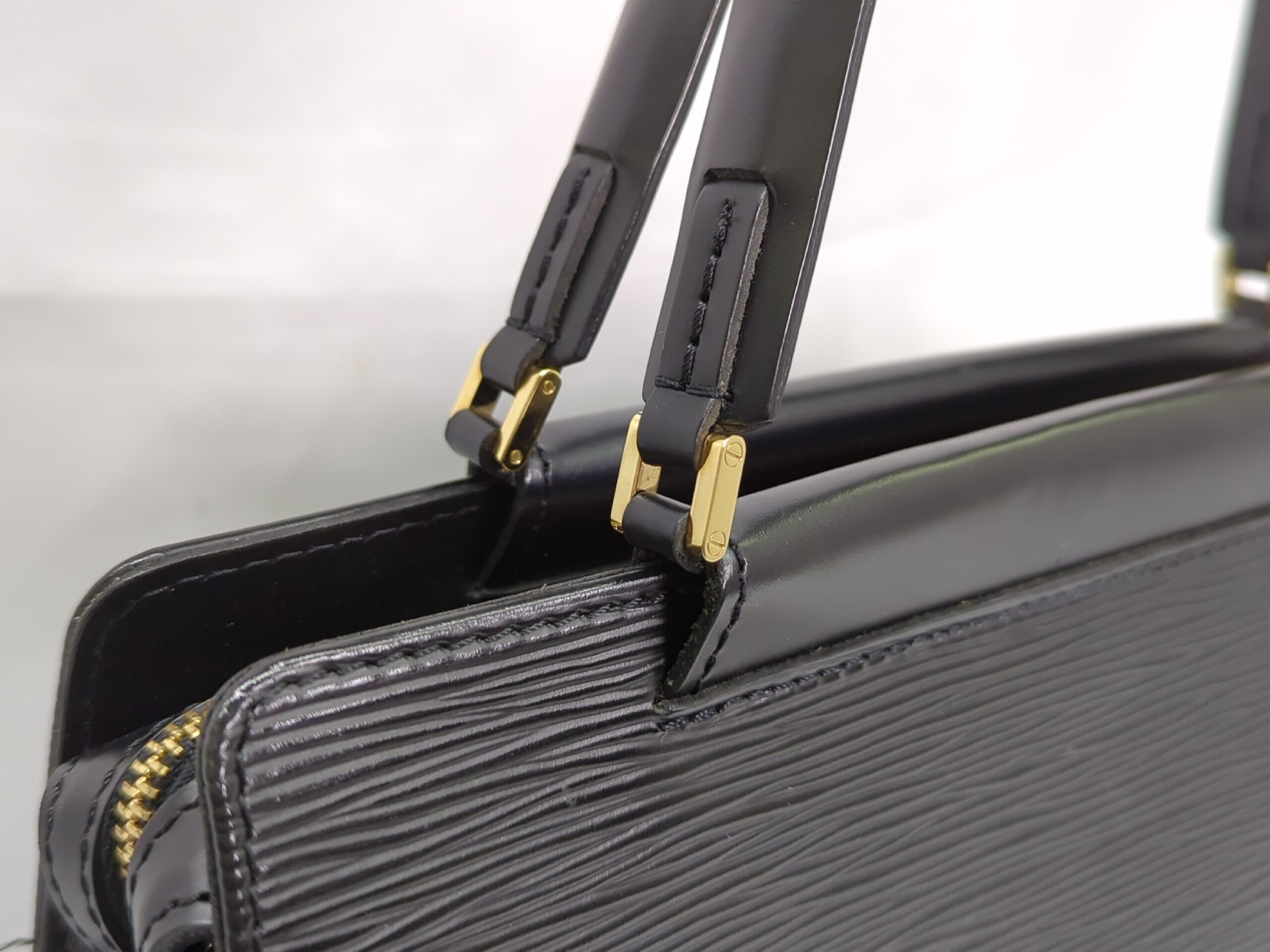 M52012 Epi Figari PM Handbag — view 8