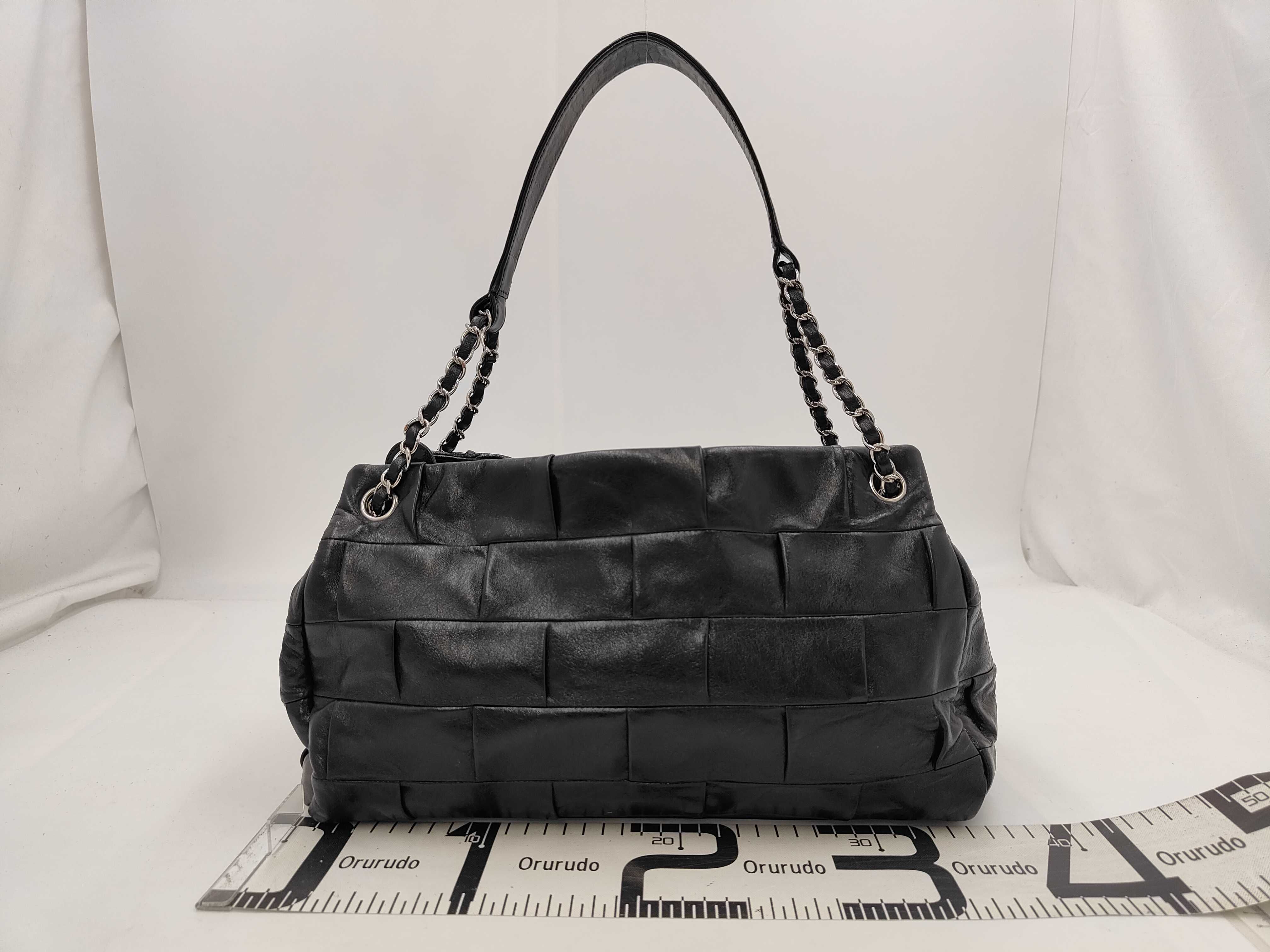 2.55 Shoulder Bag with Serial Number 14057532 — view 2