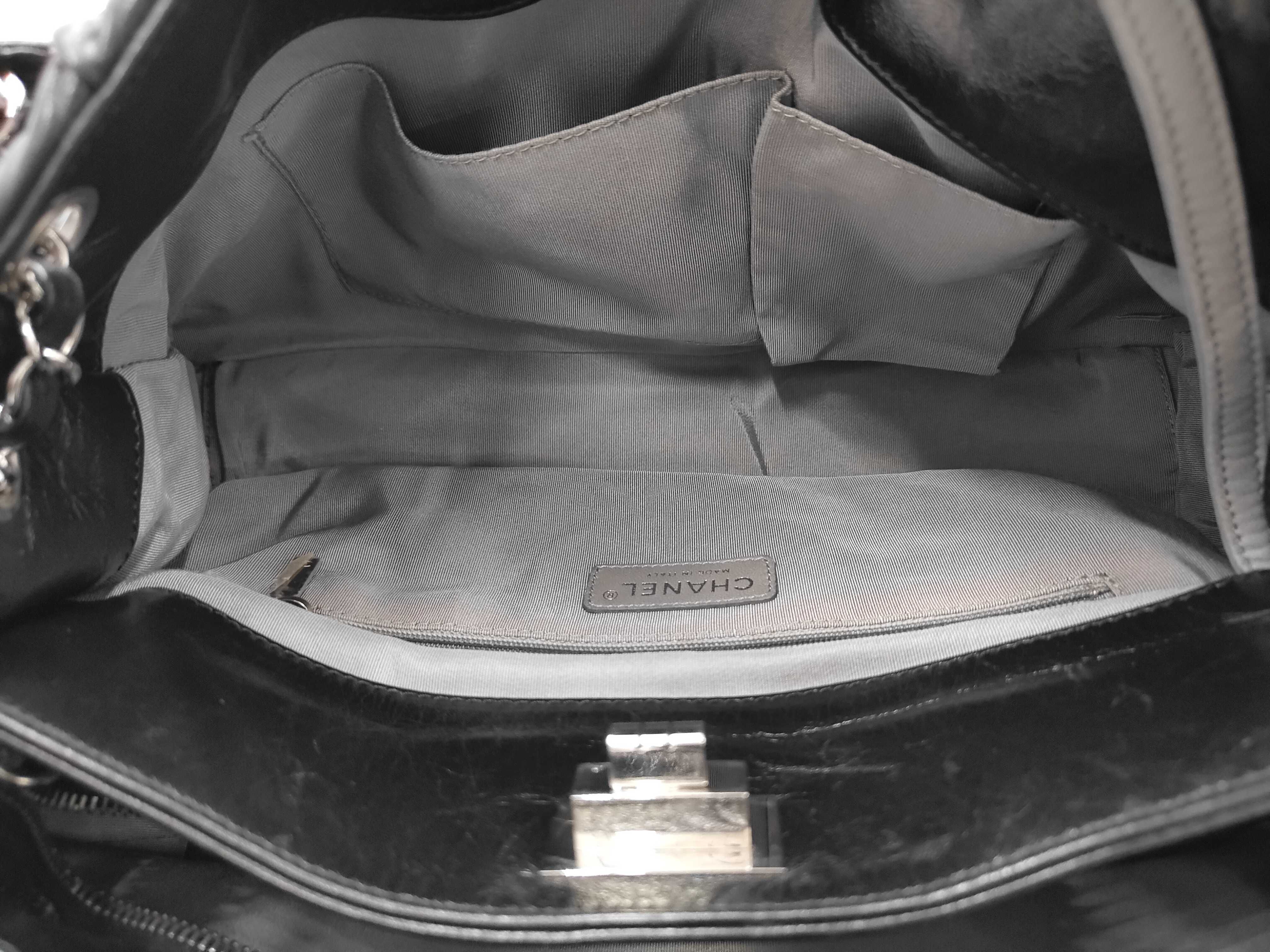 2.55 Shoulder Bag with Serial Number 14057532 — view 8