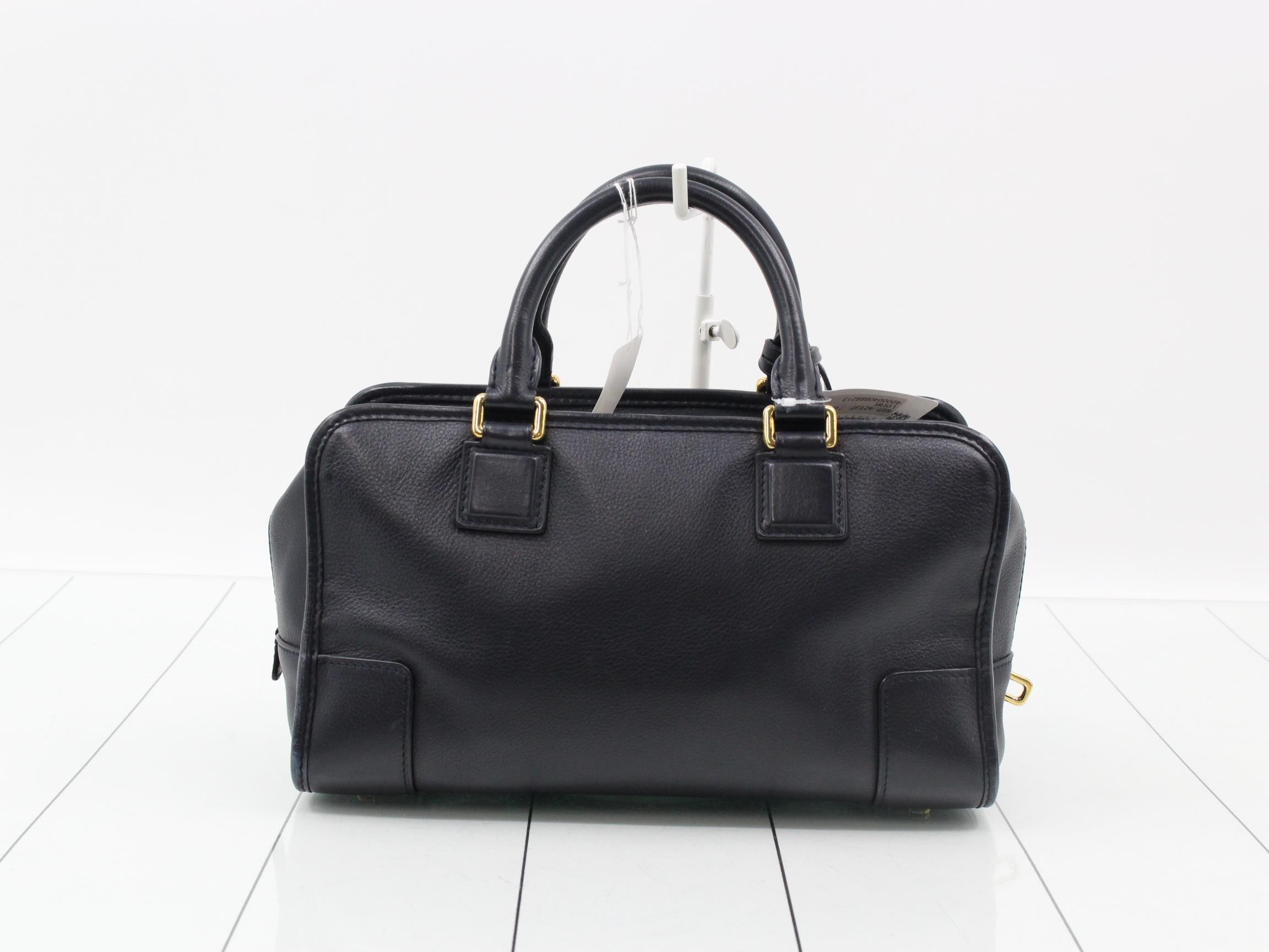 Amazona handbag with bunny charm — view 2