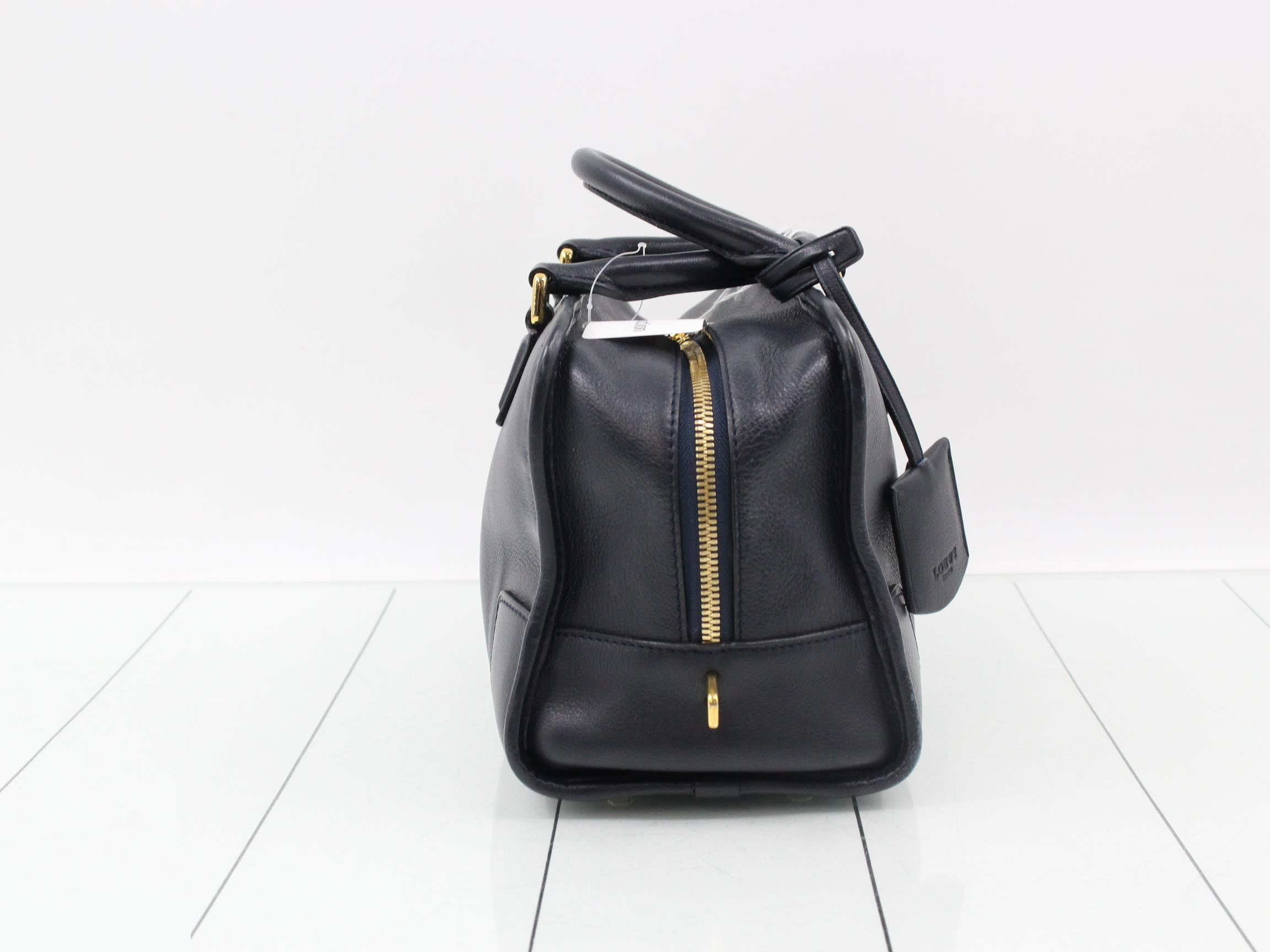Amazona handbag with bunny charm — view 4