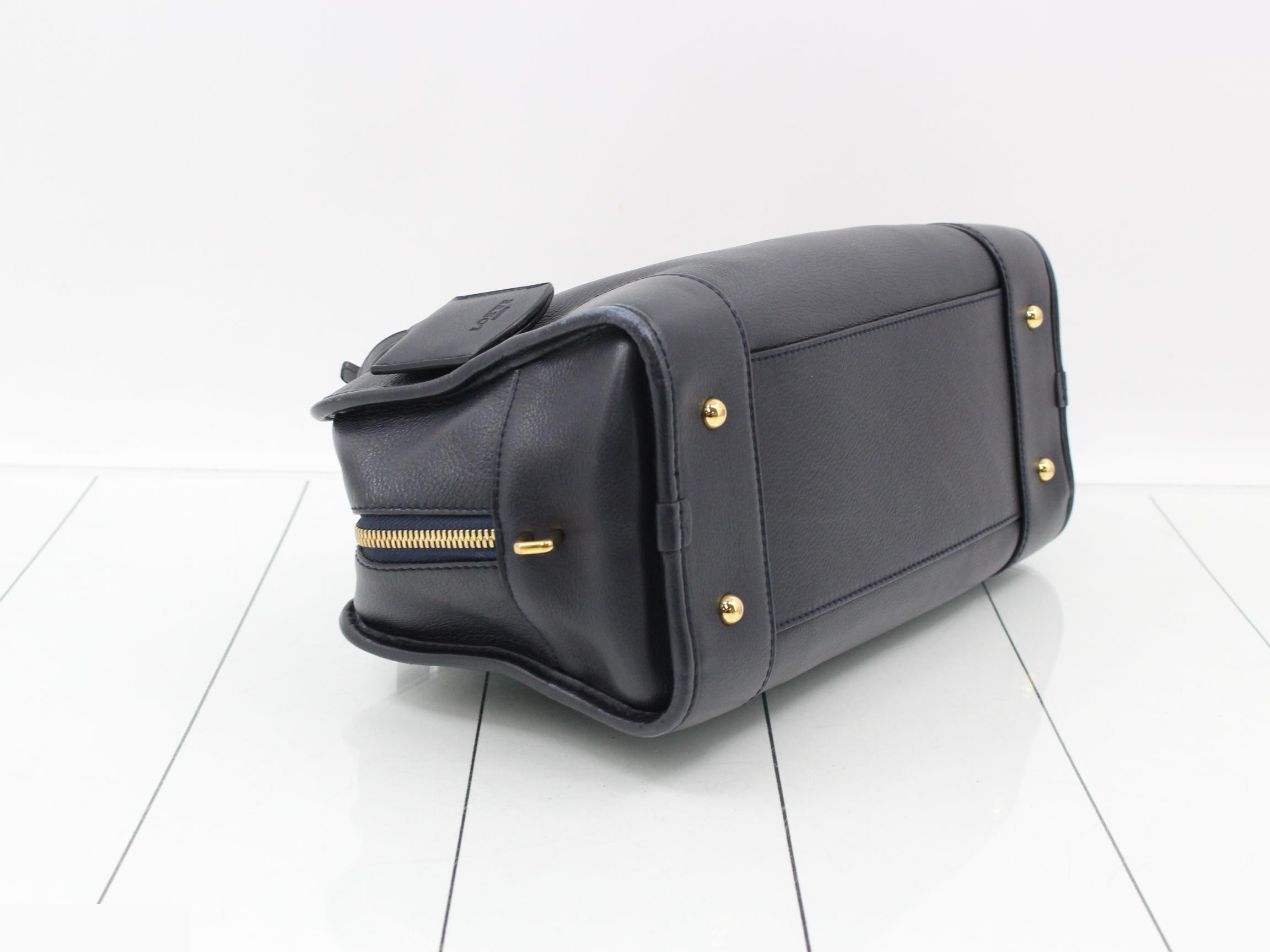 Amazona handbag with bunny charm — view 5