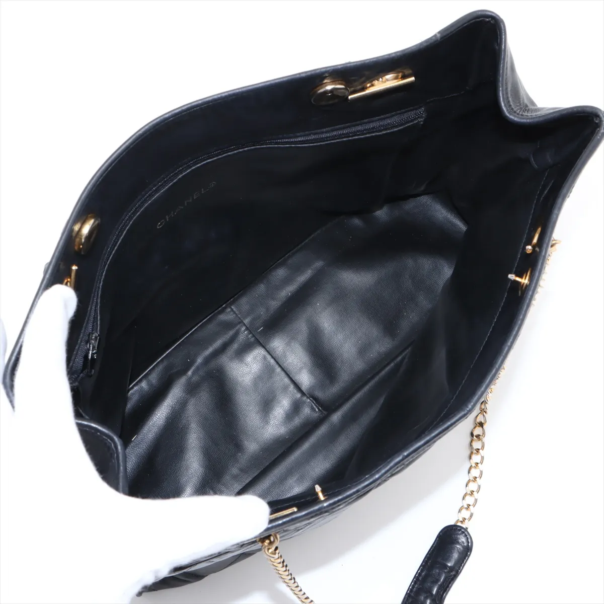 Matelasse Leather Chain Tote Bag Black Gold Hardware 0284365 Series 0 No Strap Leather — view 7