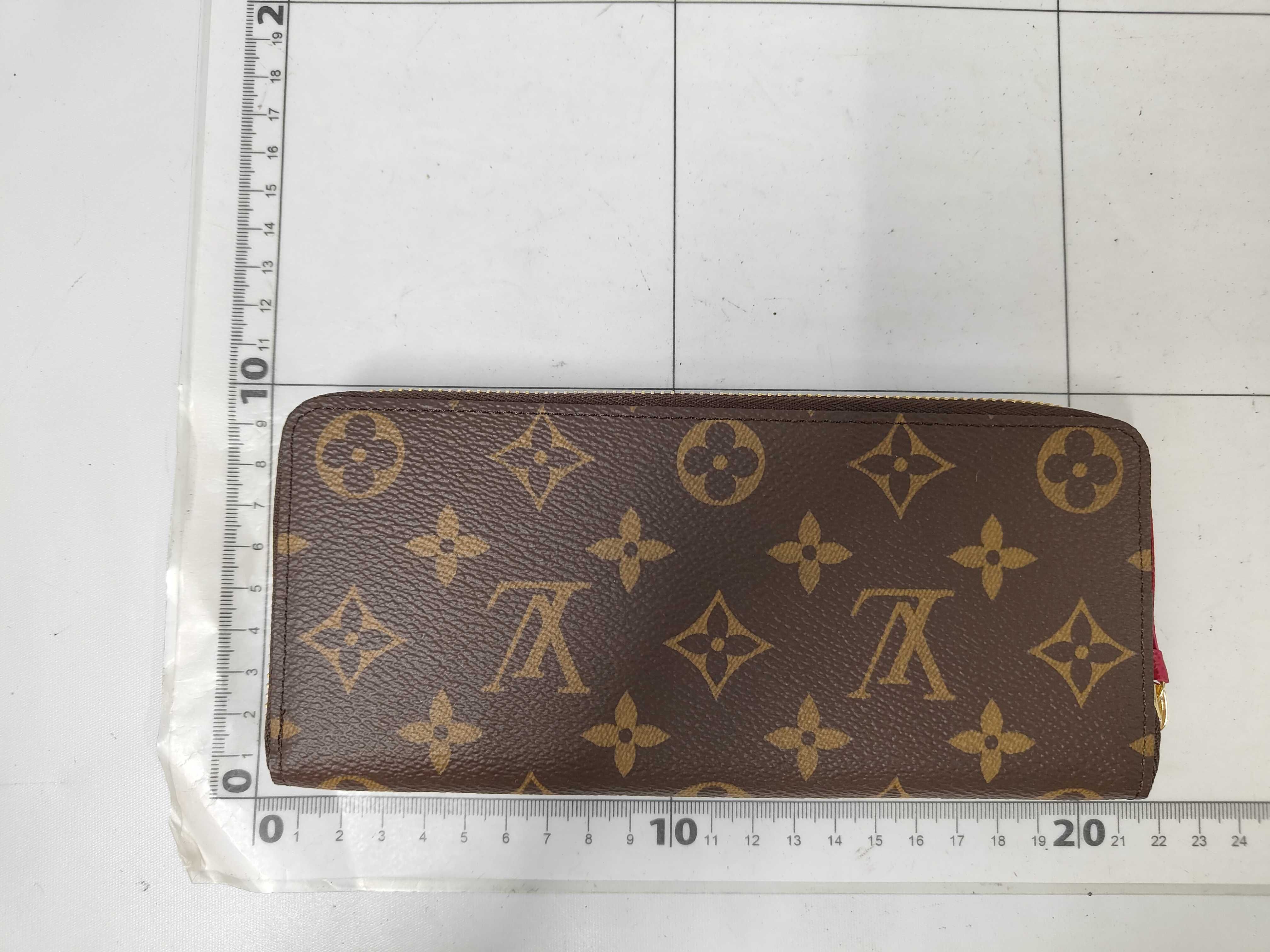 Monogram M60742 Portefeuille Clemence Fuchsia Wallet — view 2