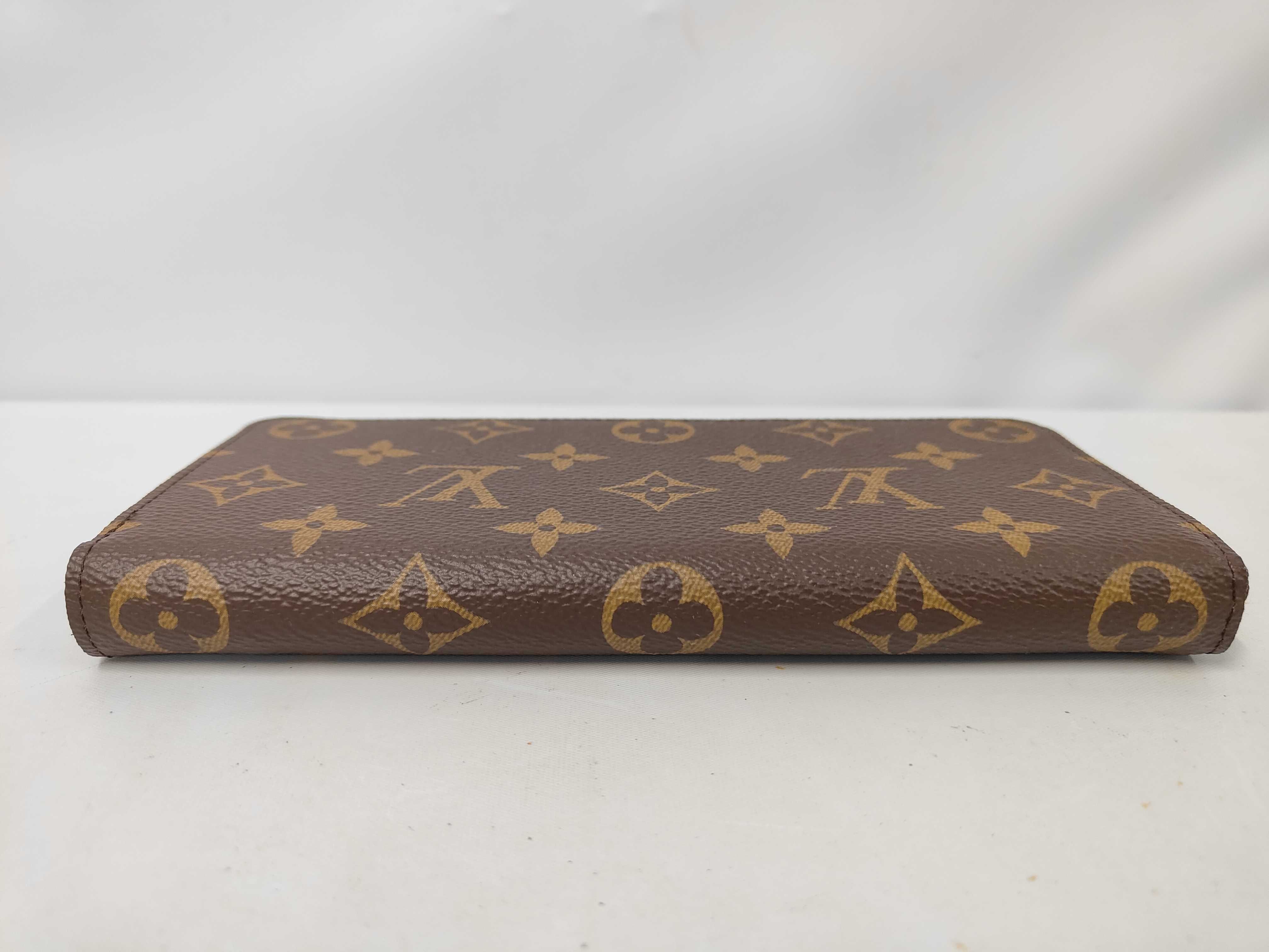 Monogram M60742 Portefeuille Clemence Fuchsia Wallet — view 4
