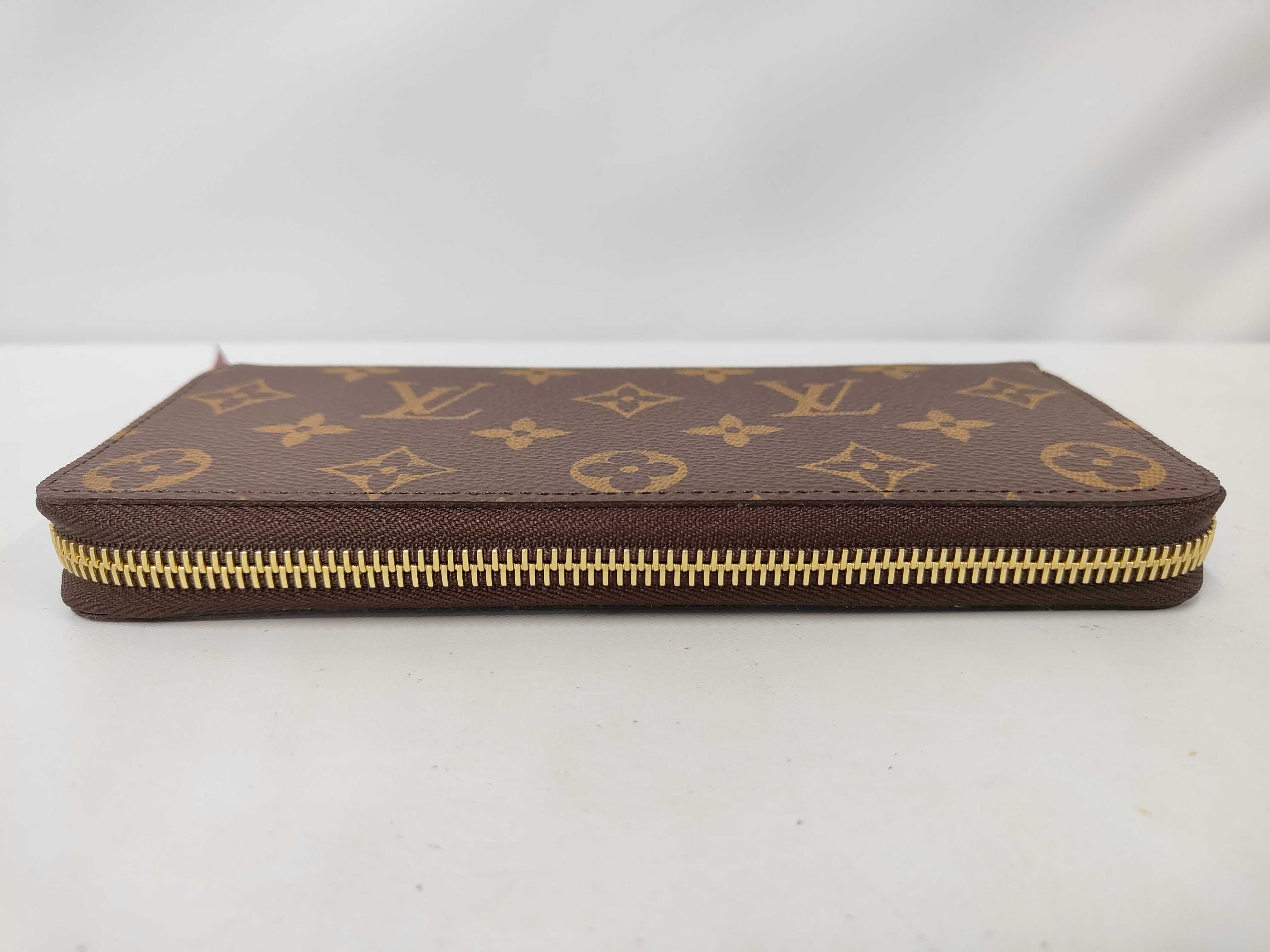 Monogram M60742 Portefeuille Clemence Fuchsia Wallet — view 6