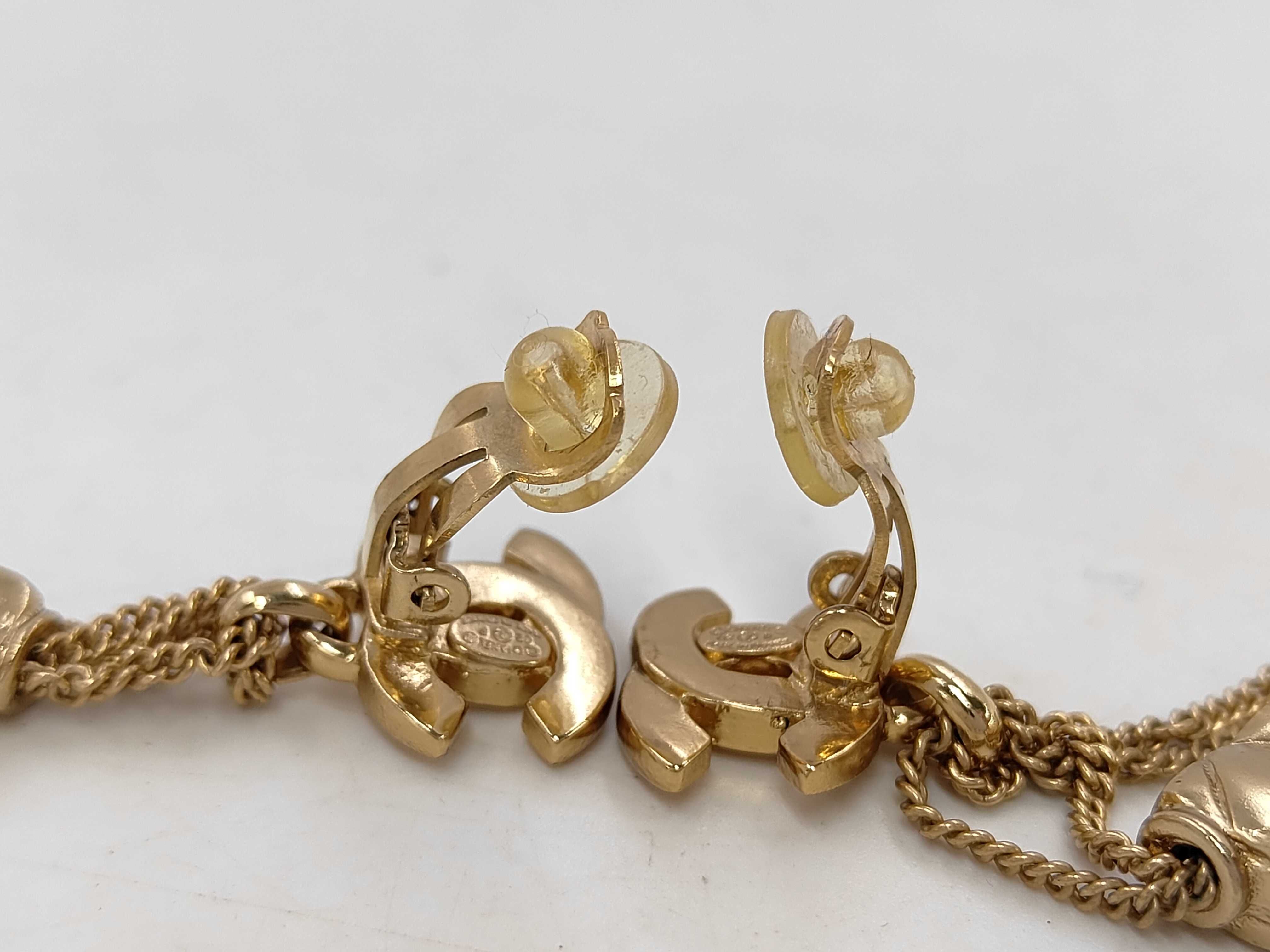 Matelassé motif earrings — view 4