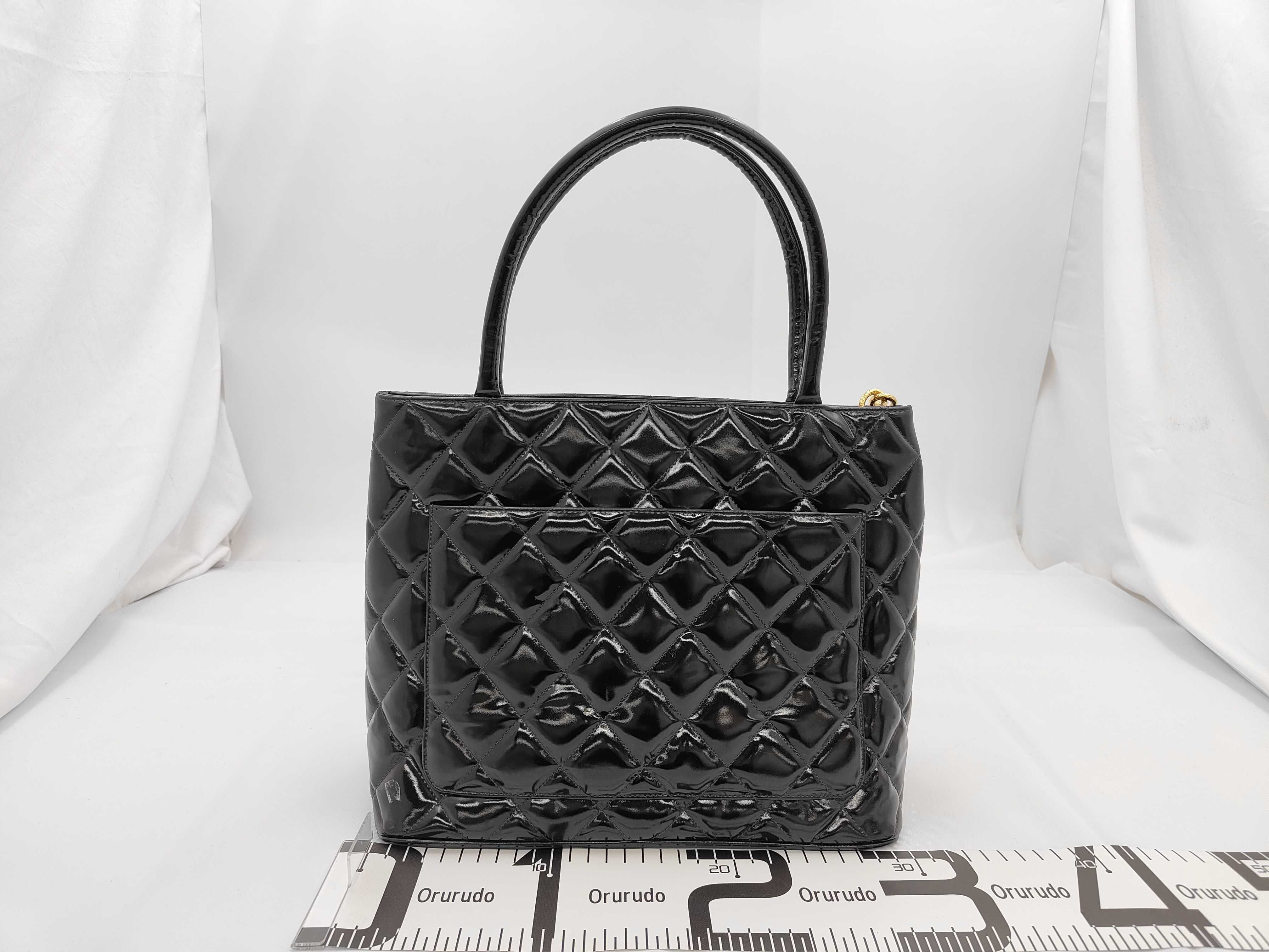 Matelassé Reissue Tote Bag, Patent Leather, Black, Gold Hardware, with original seal, serial number 4, 4981759. — view 2