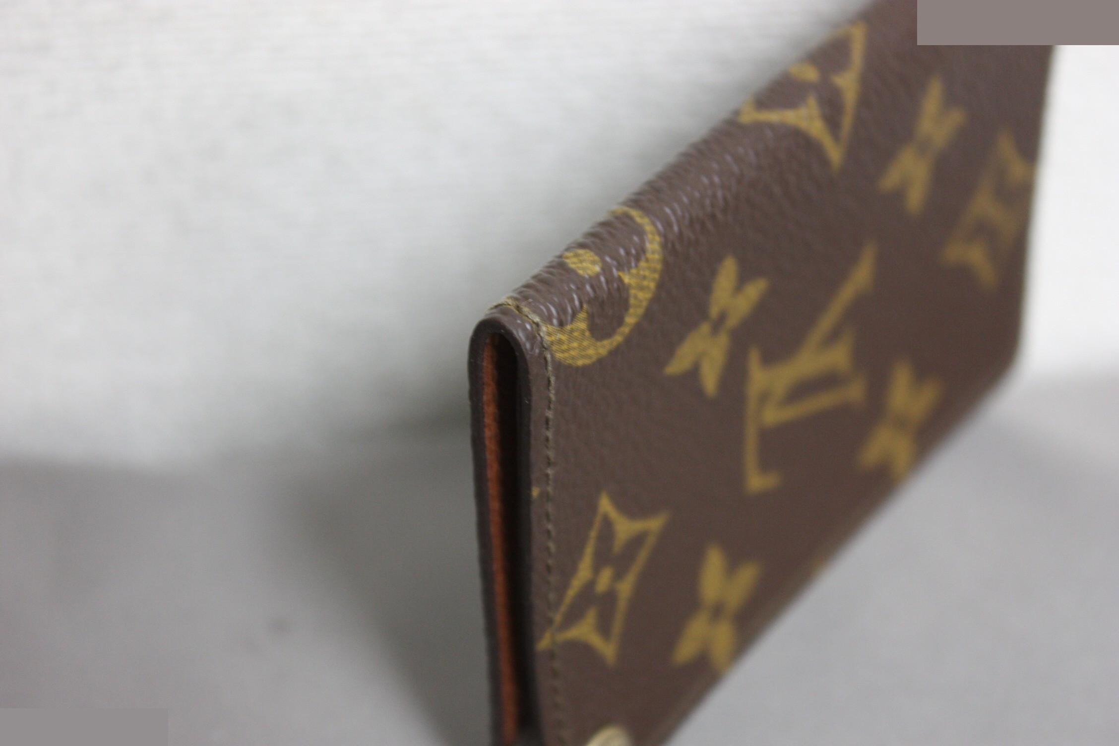 Card case — view 3