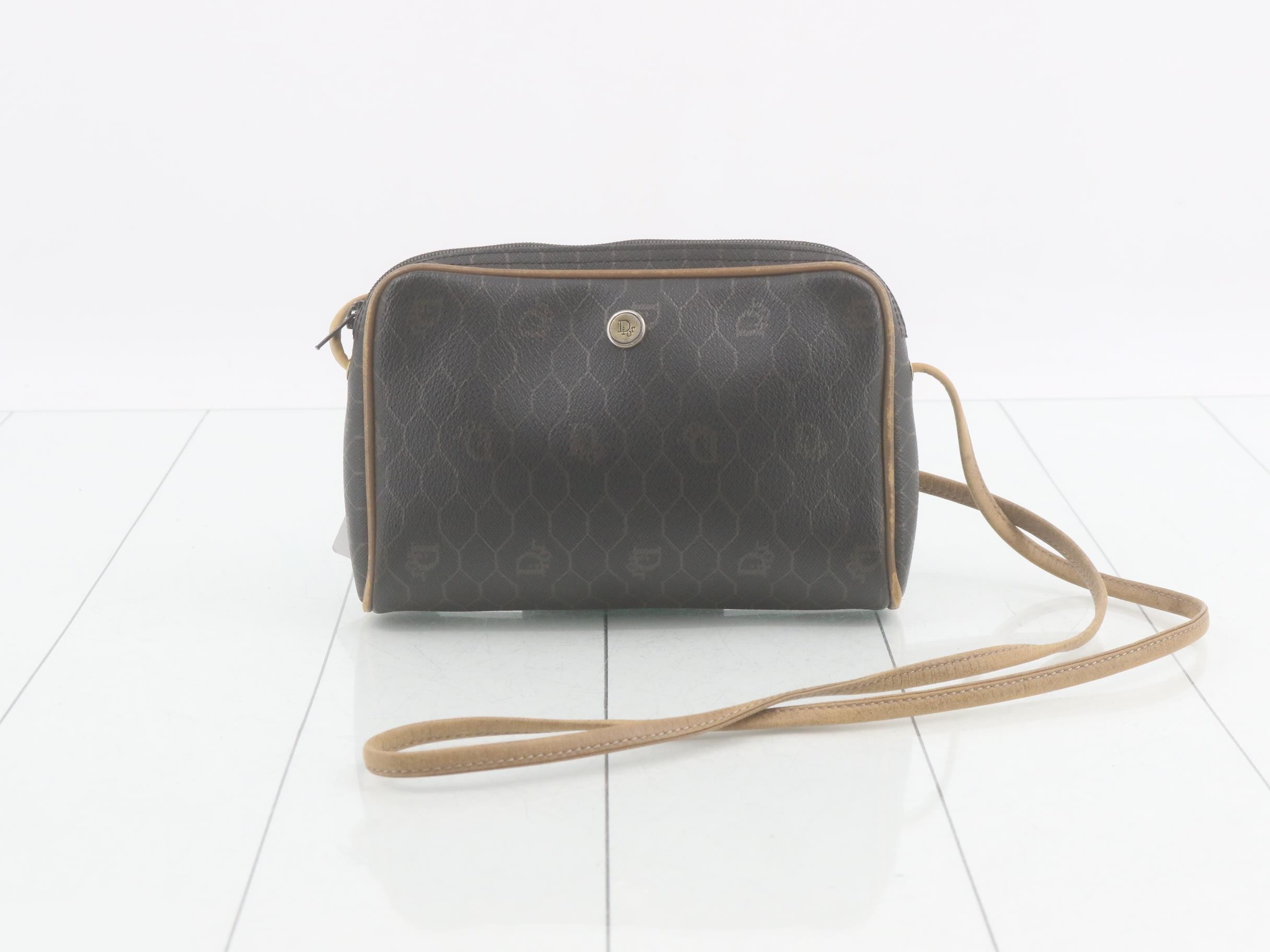 PVC honeycomb pattern shoulder bag, black/brown tones