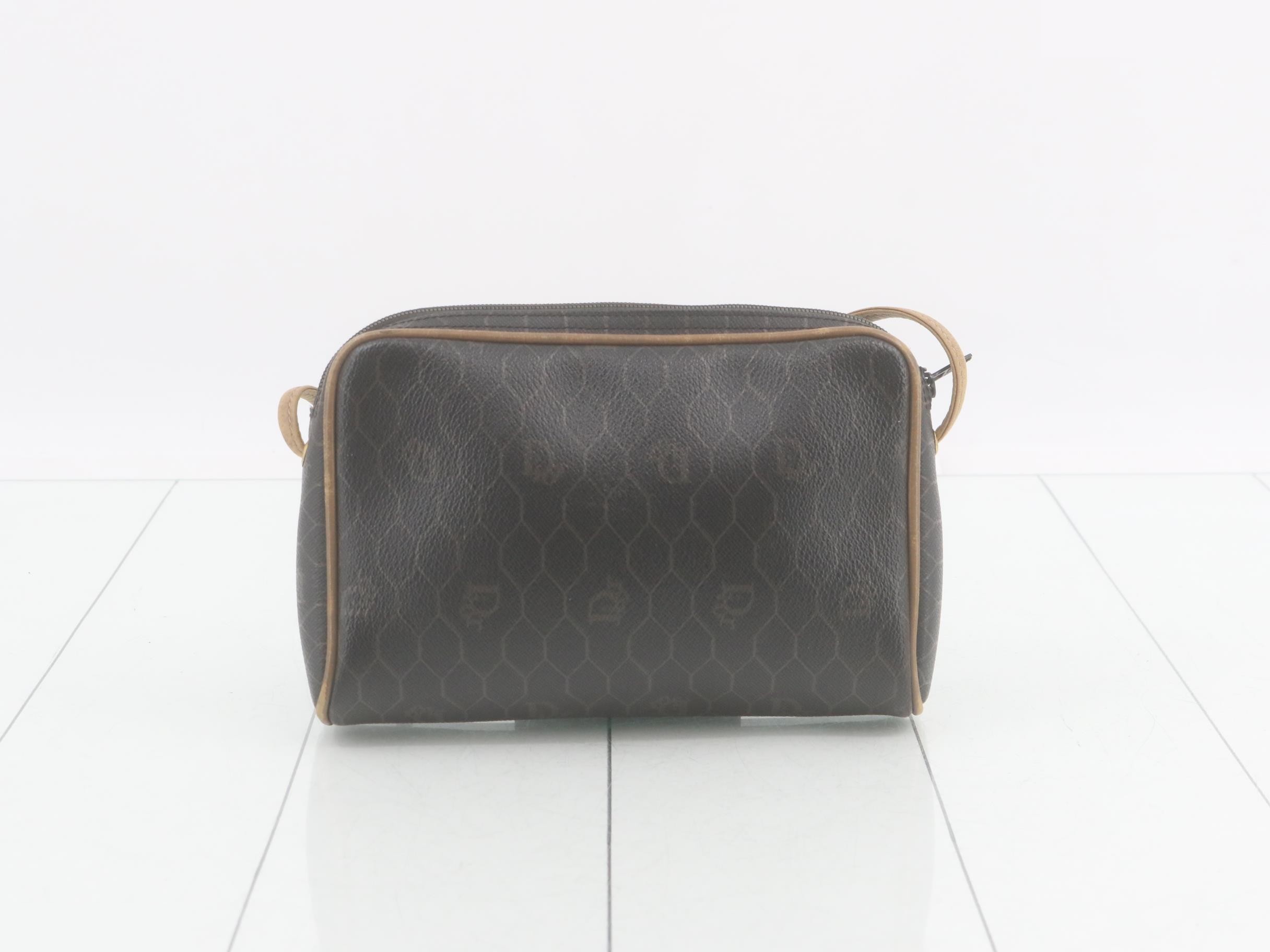 PVC honeycomb pattern shoulder bag, black/brown tones — view 2
