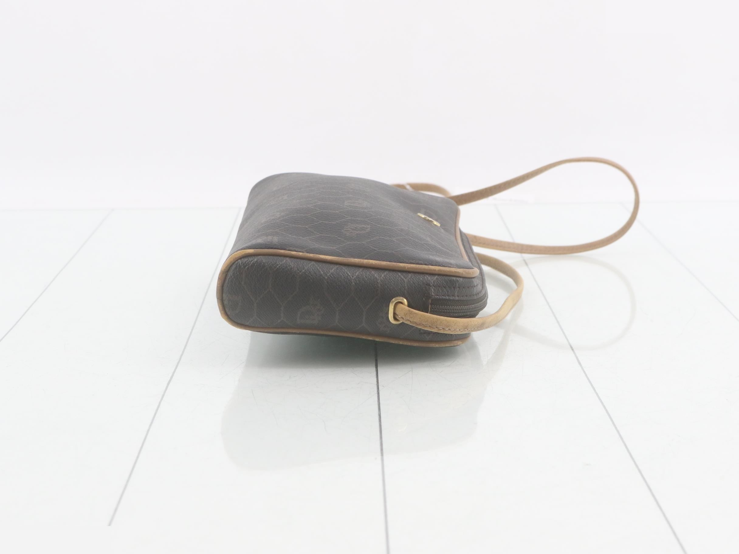 PVC honeycomb pattern shoulder bag, black/brown tones — view 3