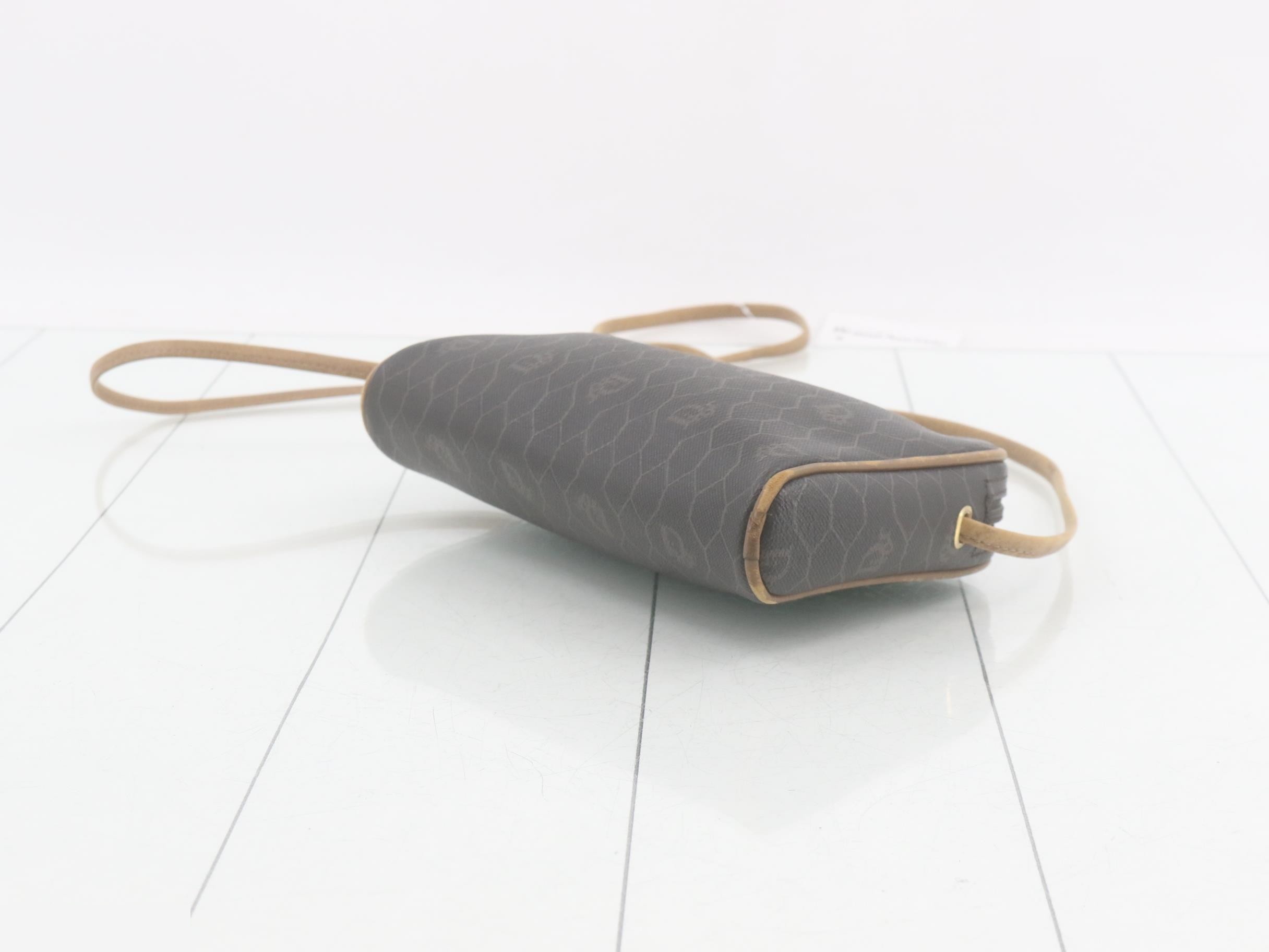PVC honeycomb pattern shoulder bag, black/brown tones — view 6