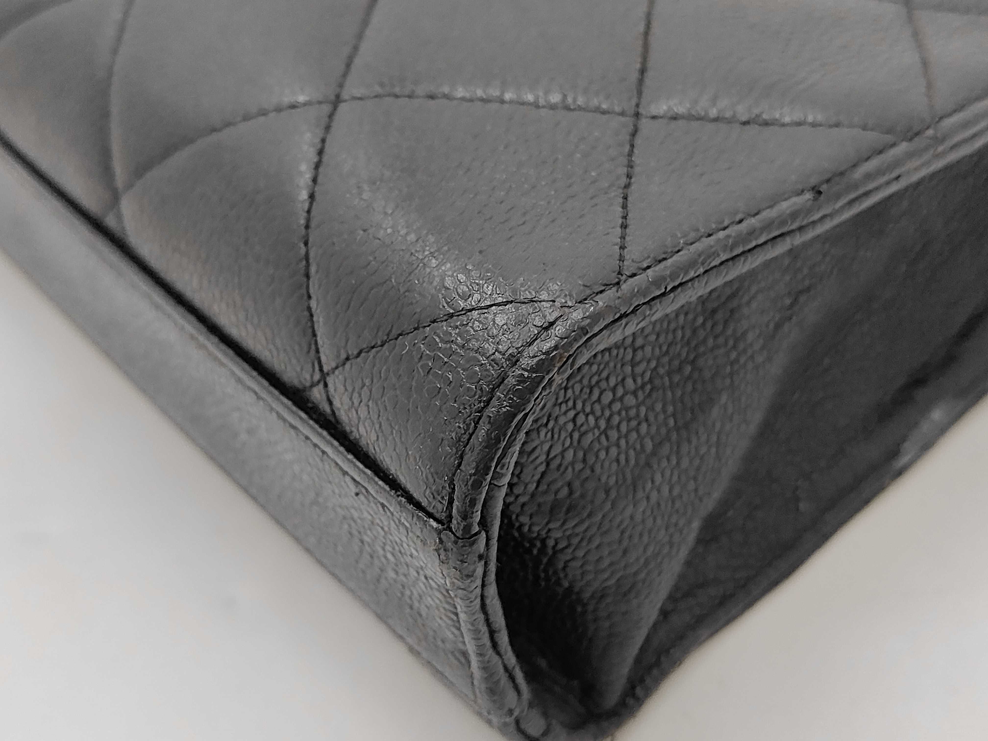 Matelassé Caviar Skin Business Bag Handbag — view 4