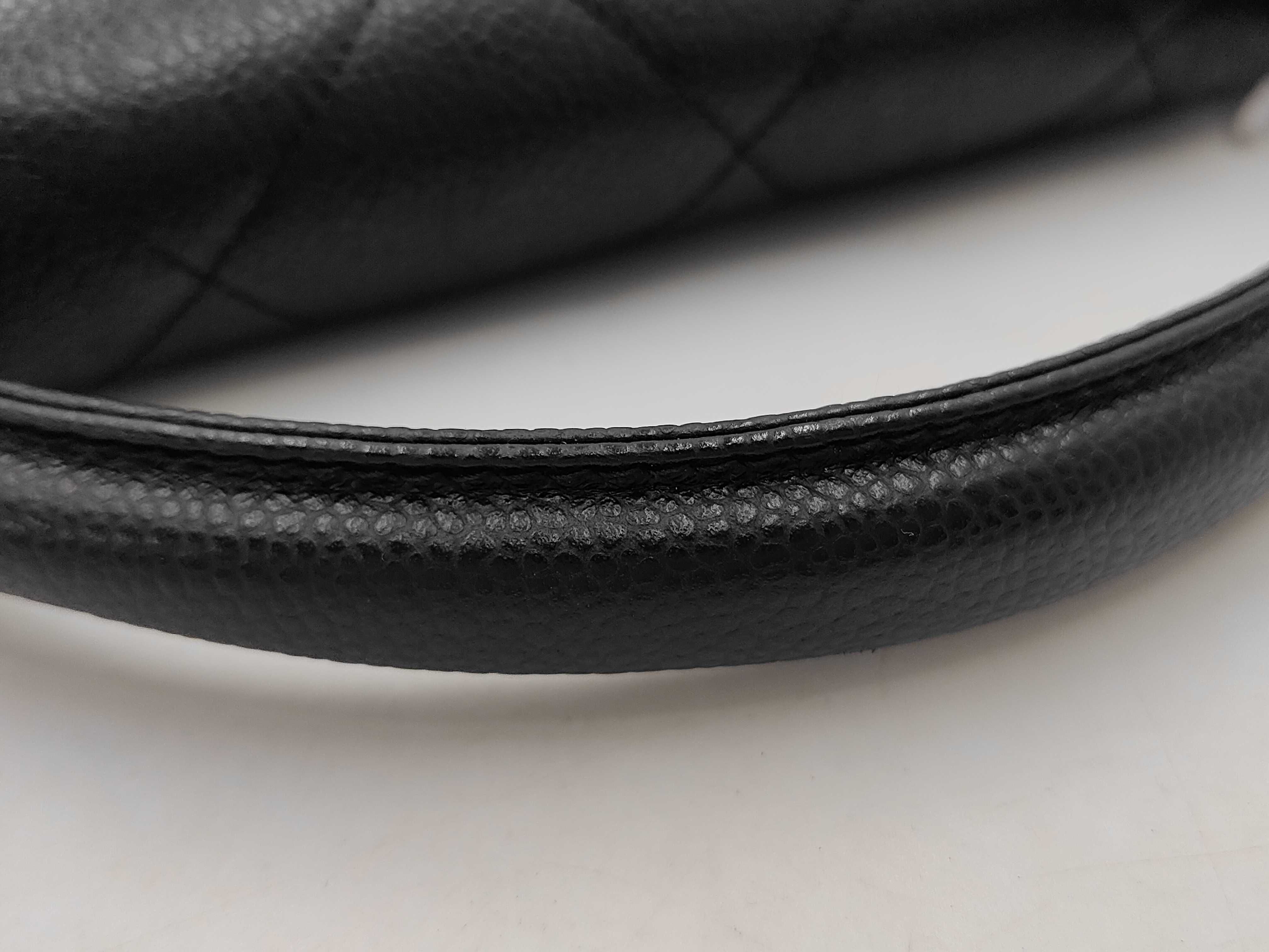 Matelassé Caviar Skin Business Bag Handbag — view 6