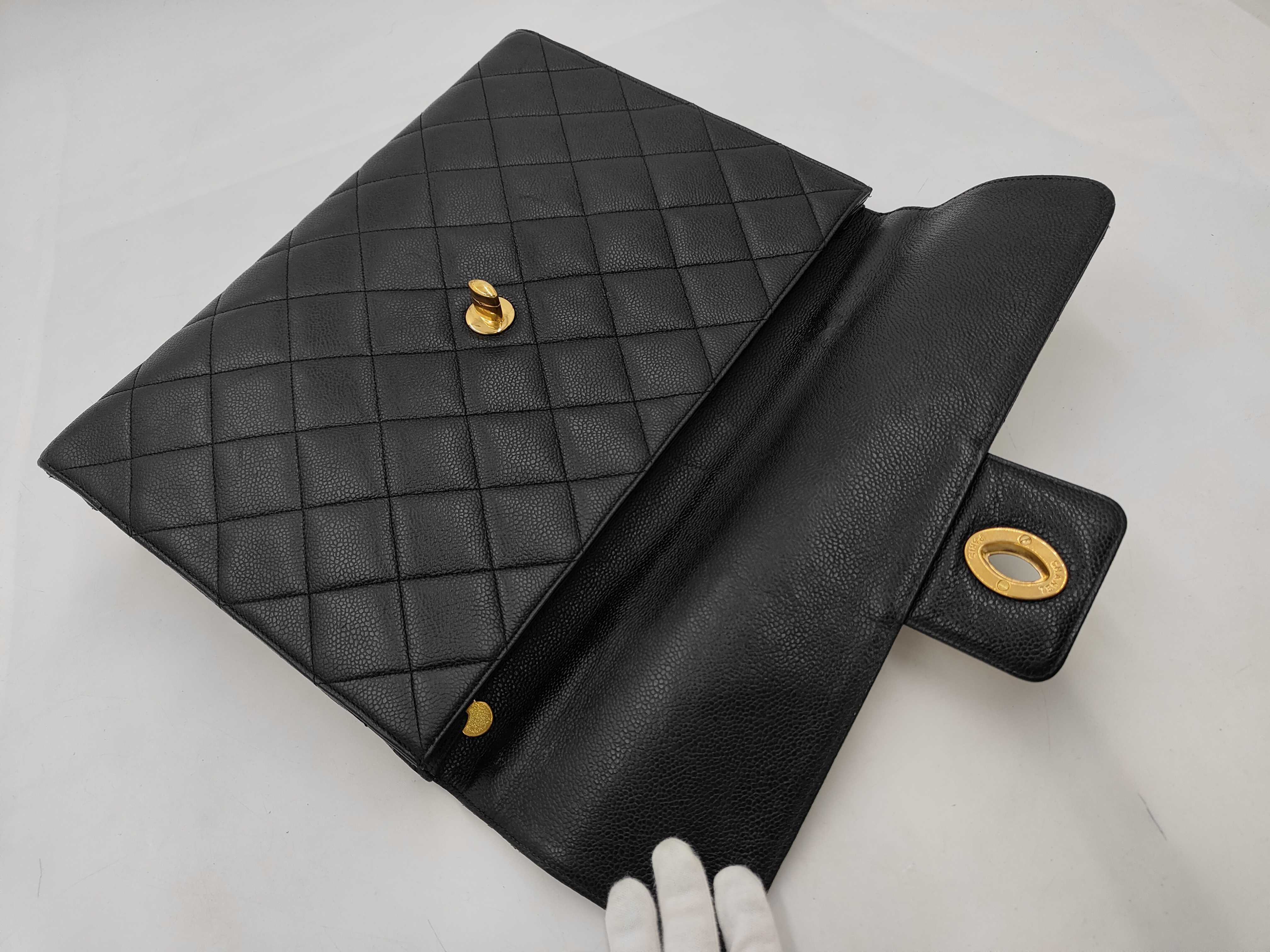 Matelassé Caviar Skin Business Bag Handbag — view 8