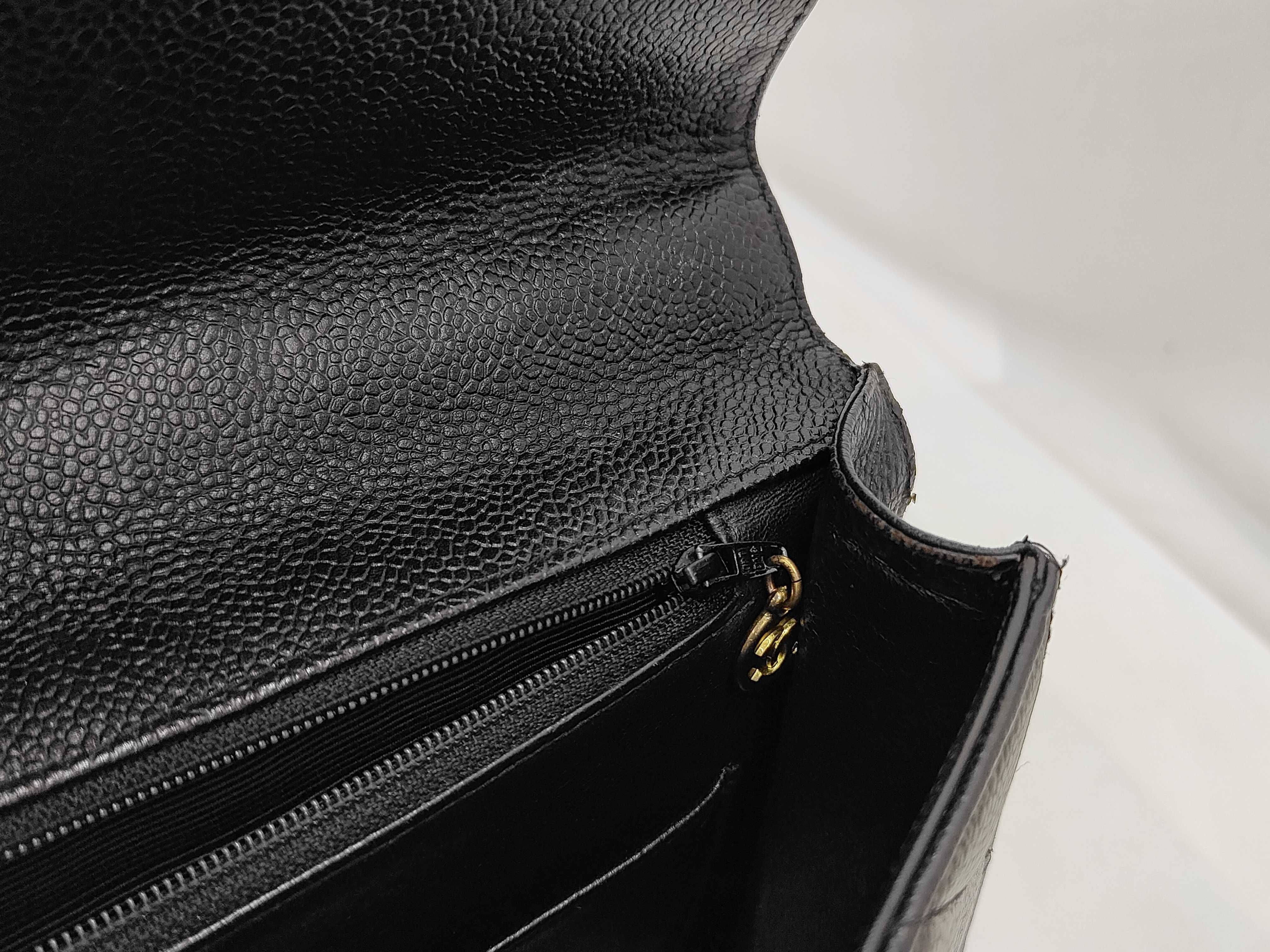 Matelassé Caviar Skin Business Bag Handbag — view 9