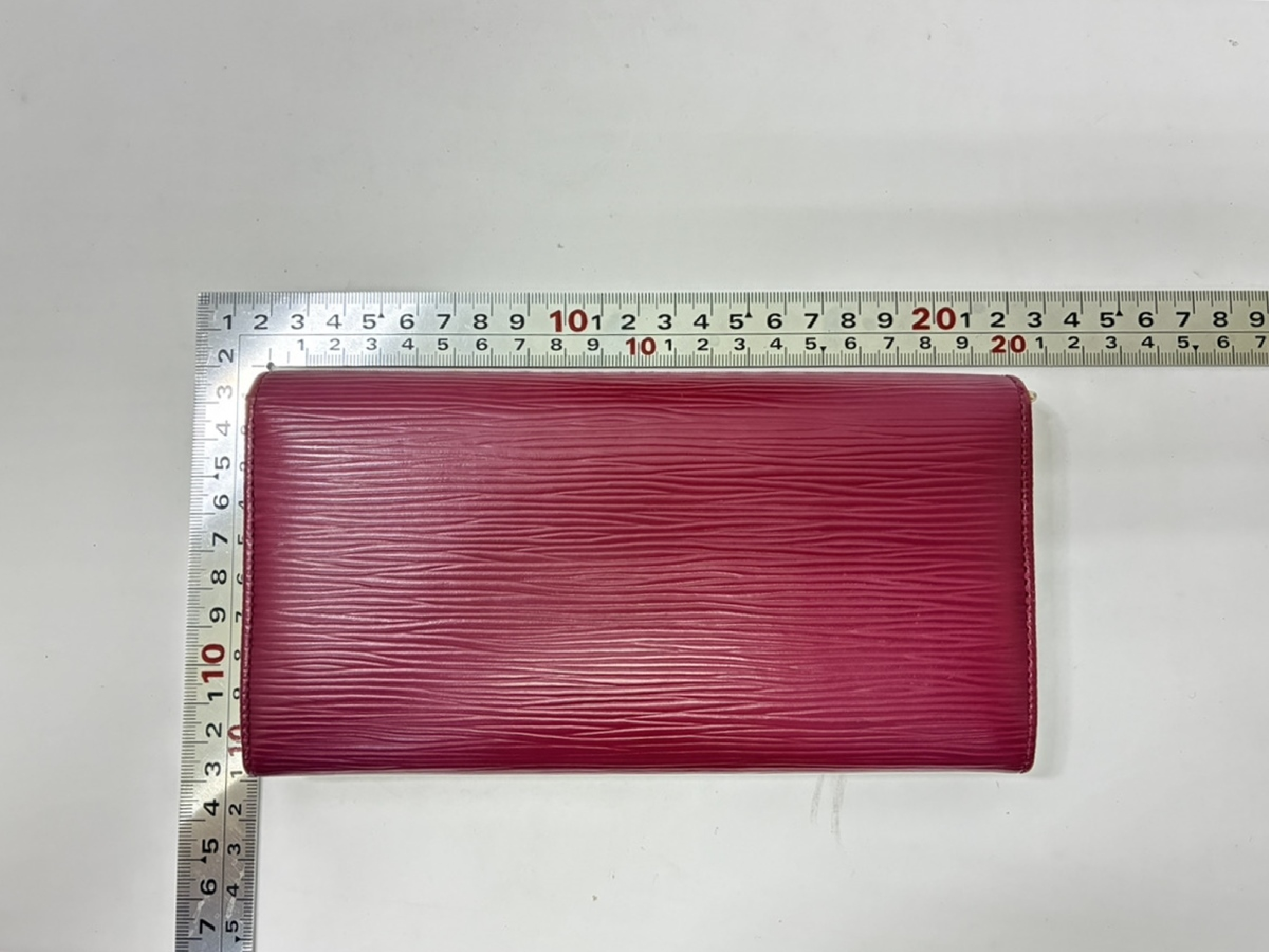 Portefeuille Sarah M60317 Epi/Fuchsia Wallet — view 2