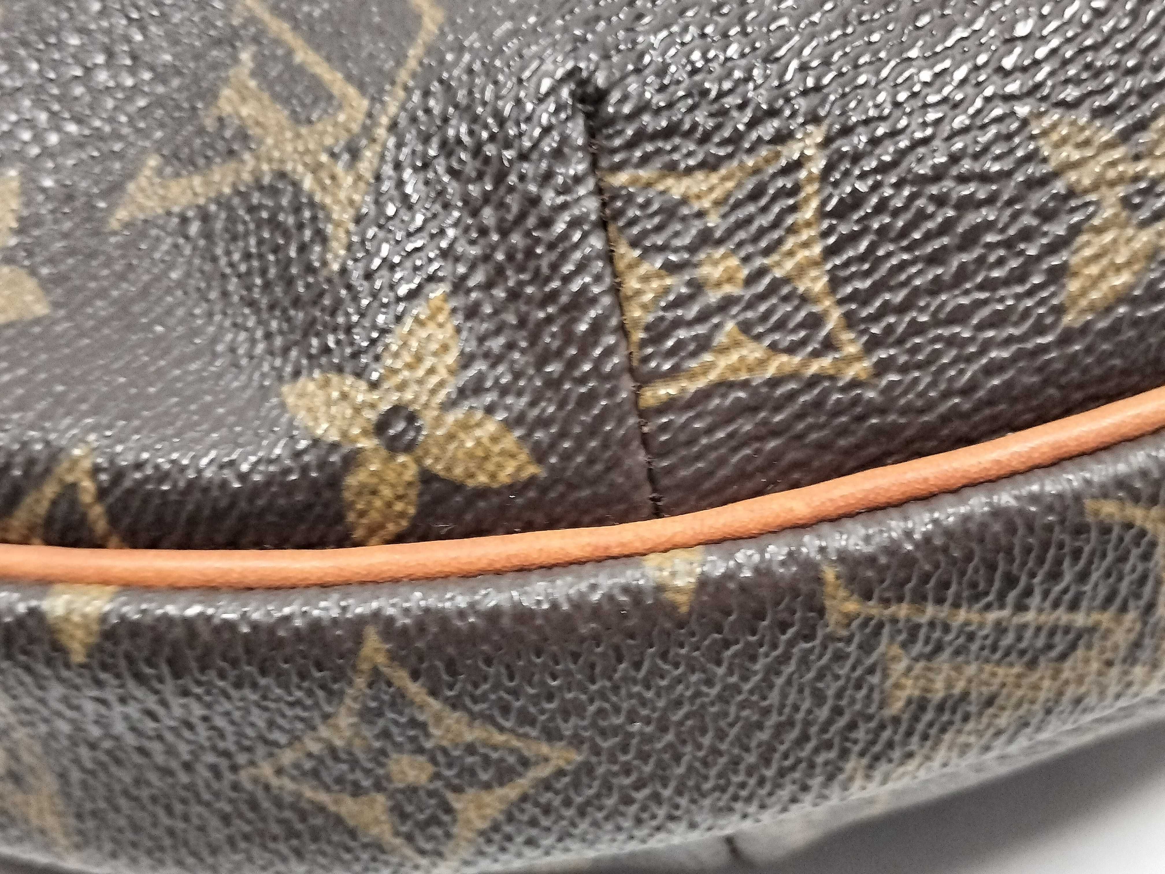 Monogram Louis Vuitton Brown Monogram M51512 Croissant MM Shoulder Bag — view 6