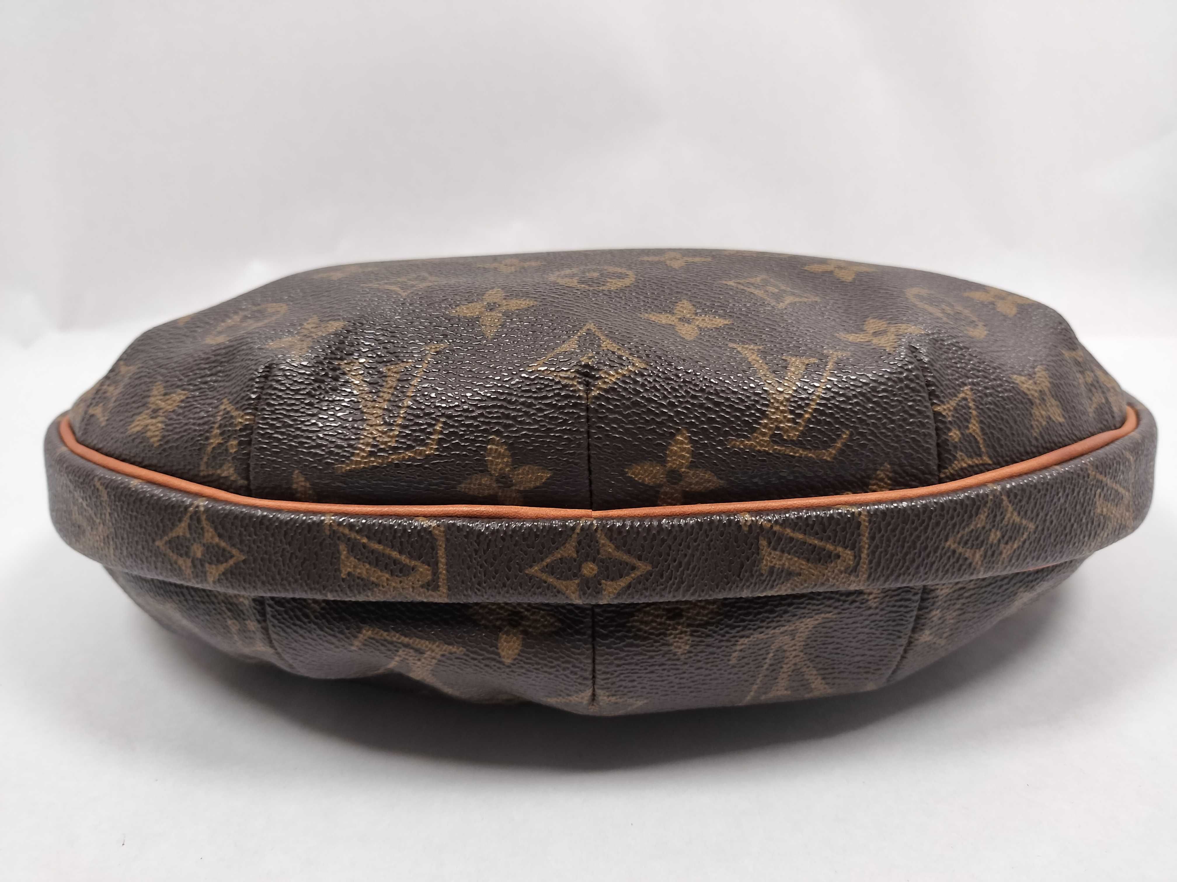 Monogram Louis Vuitton Brown Monogram M51512 Croissant MM Shoulder Bag — view 7