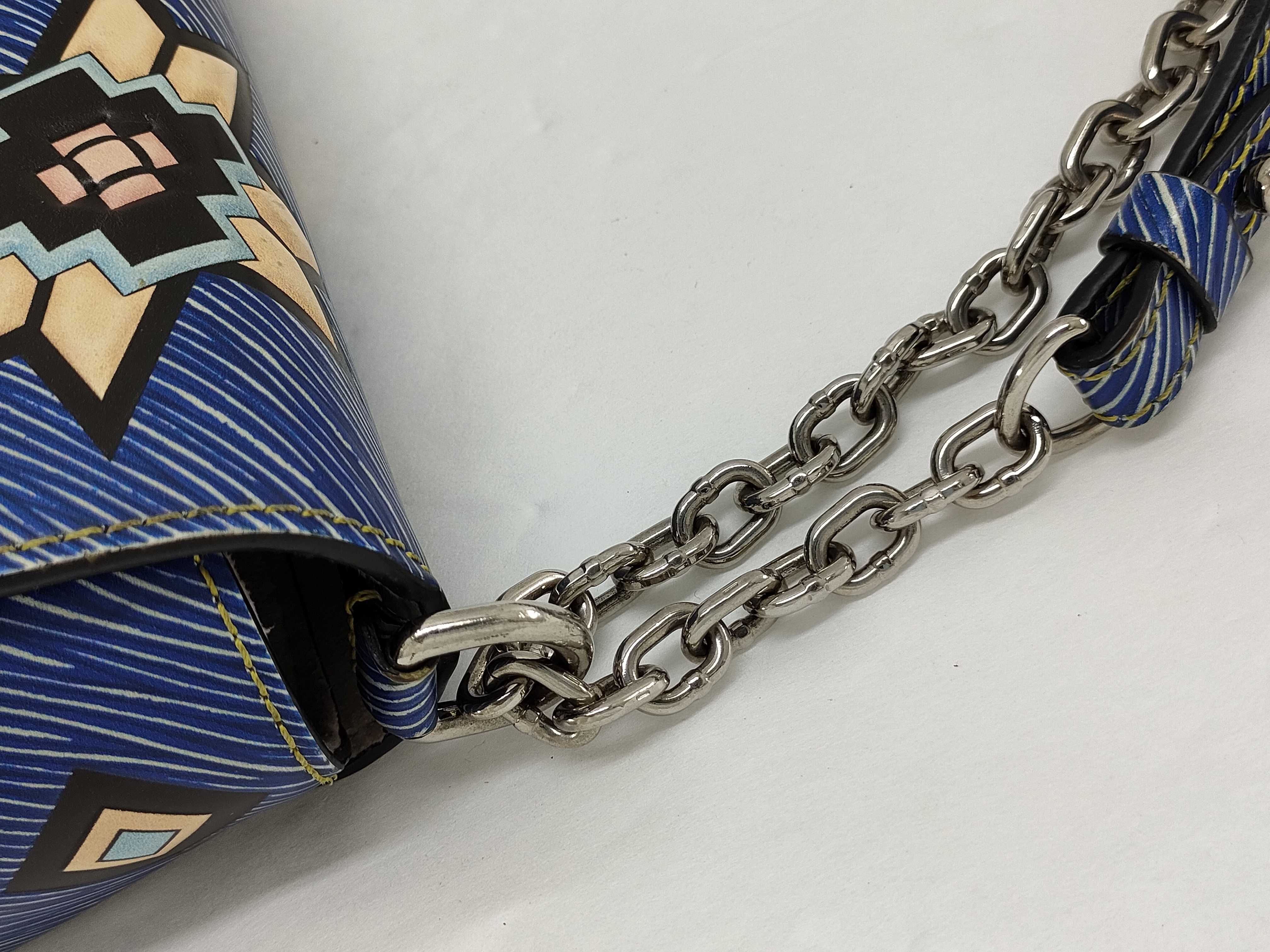 Twist Shoulder Bag — view 5