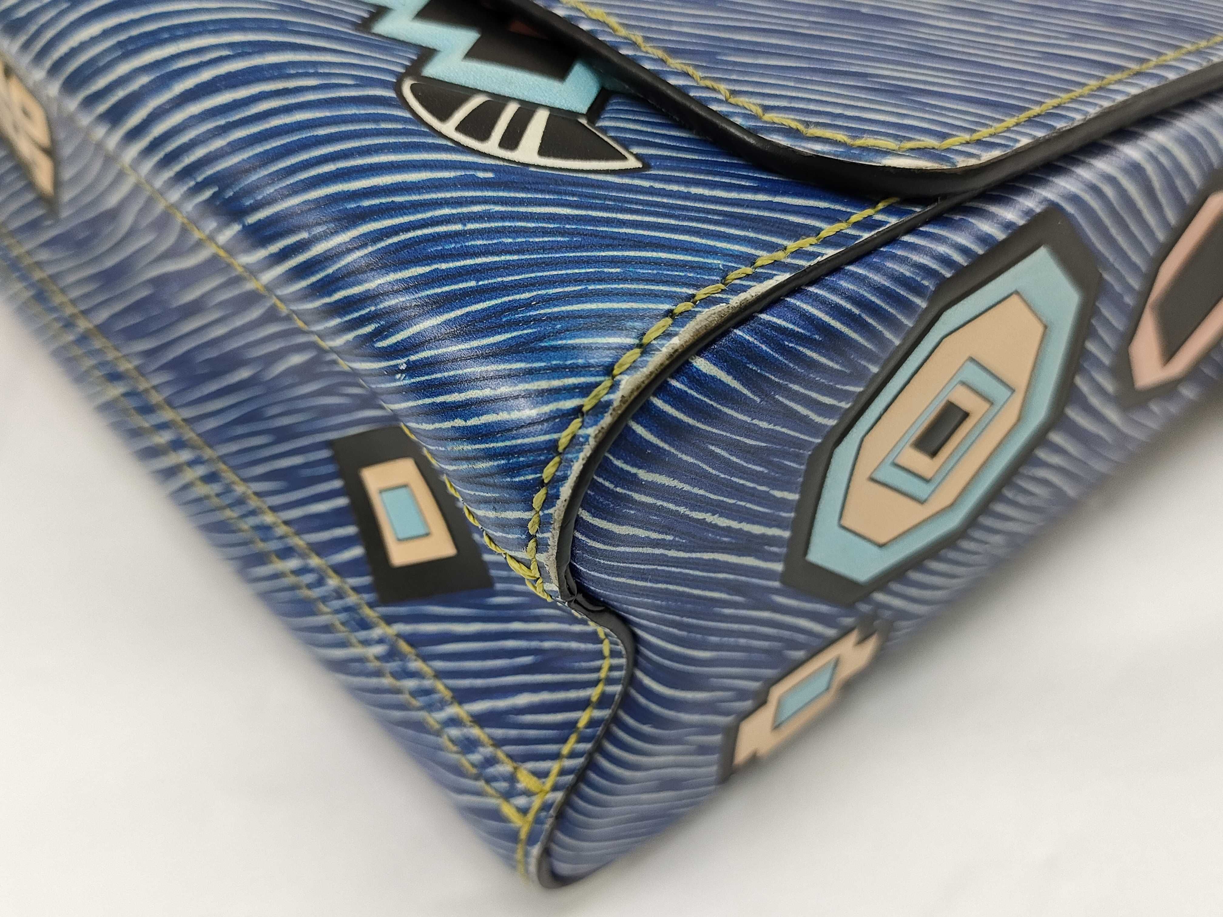 Twist Shoulder Bag — view 6