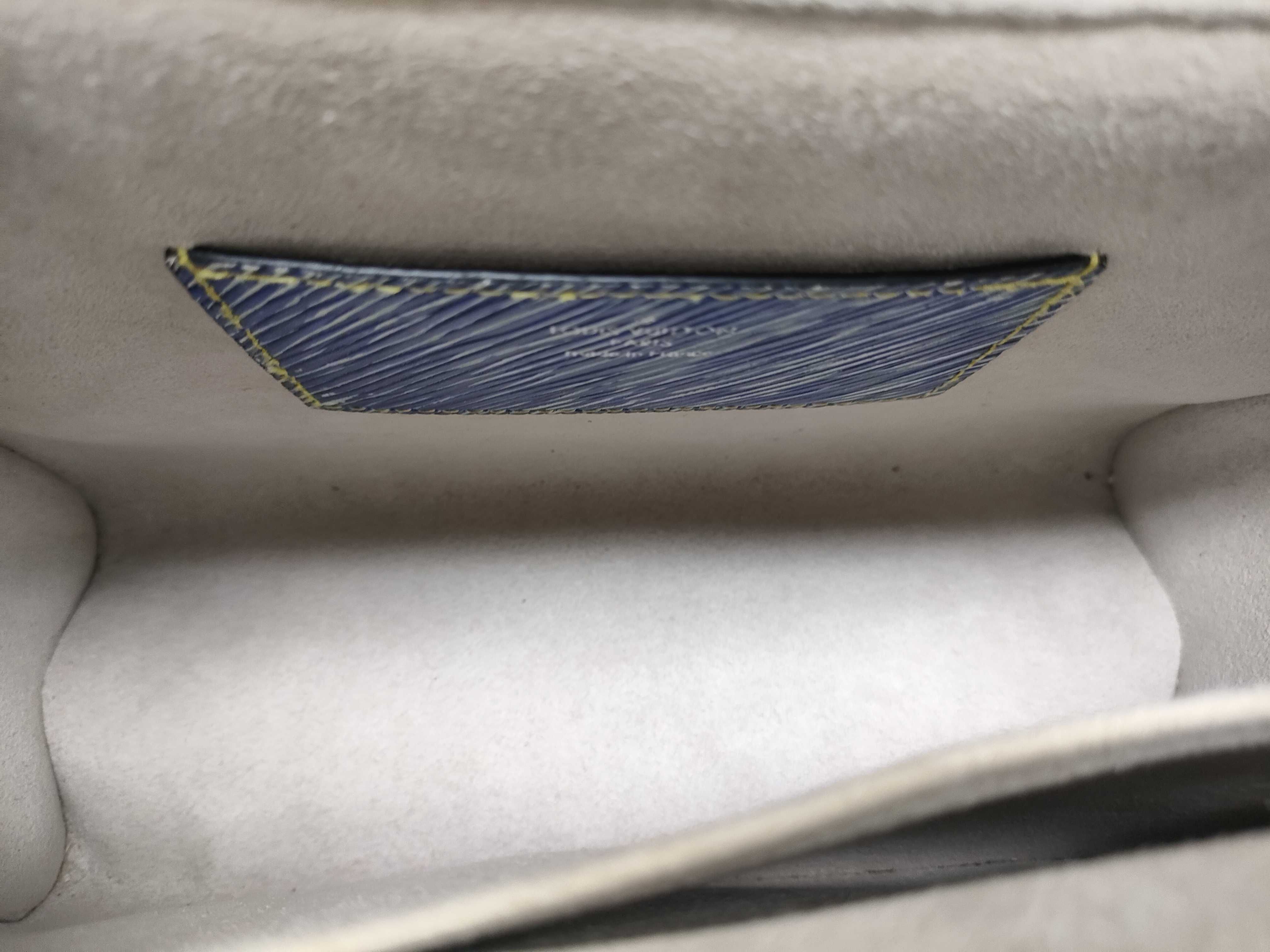 Twist Shoulder Bag — view 10