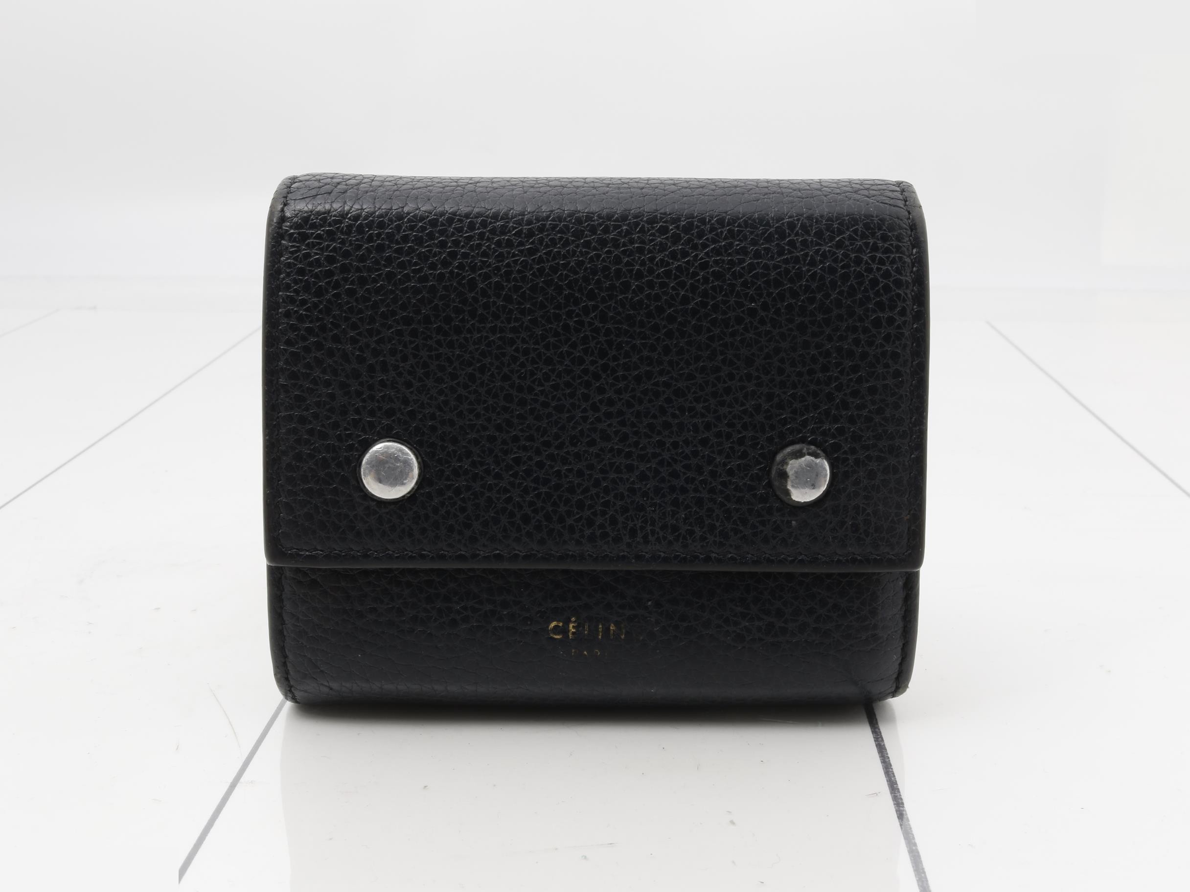Tri-fold wallet