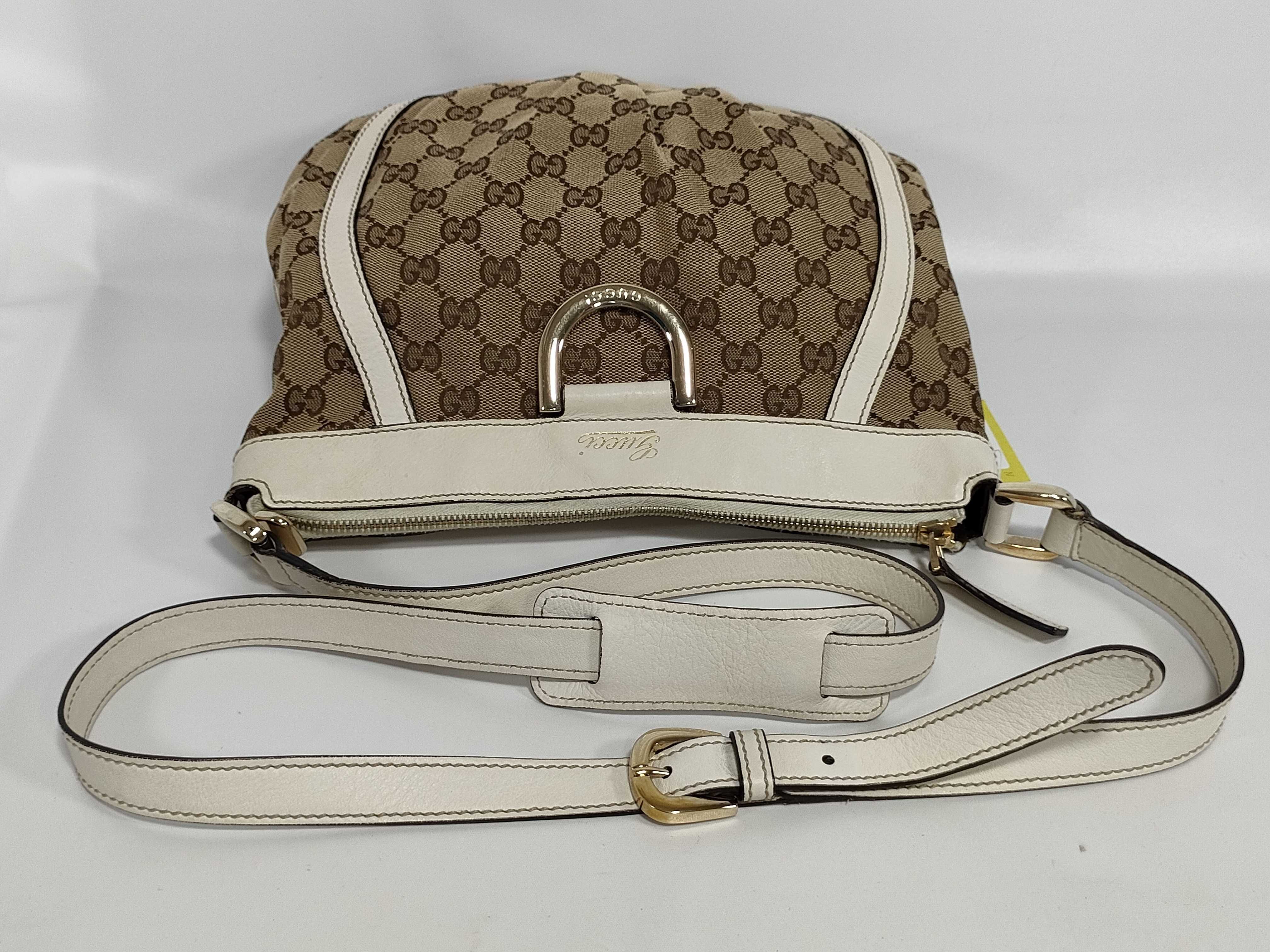 GG Canvas Shoulder Bag 203257 — view 3