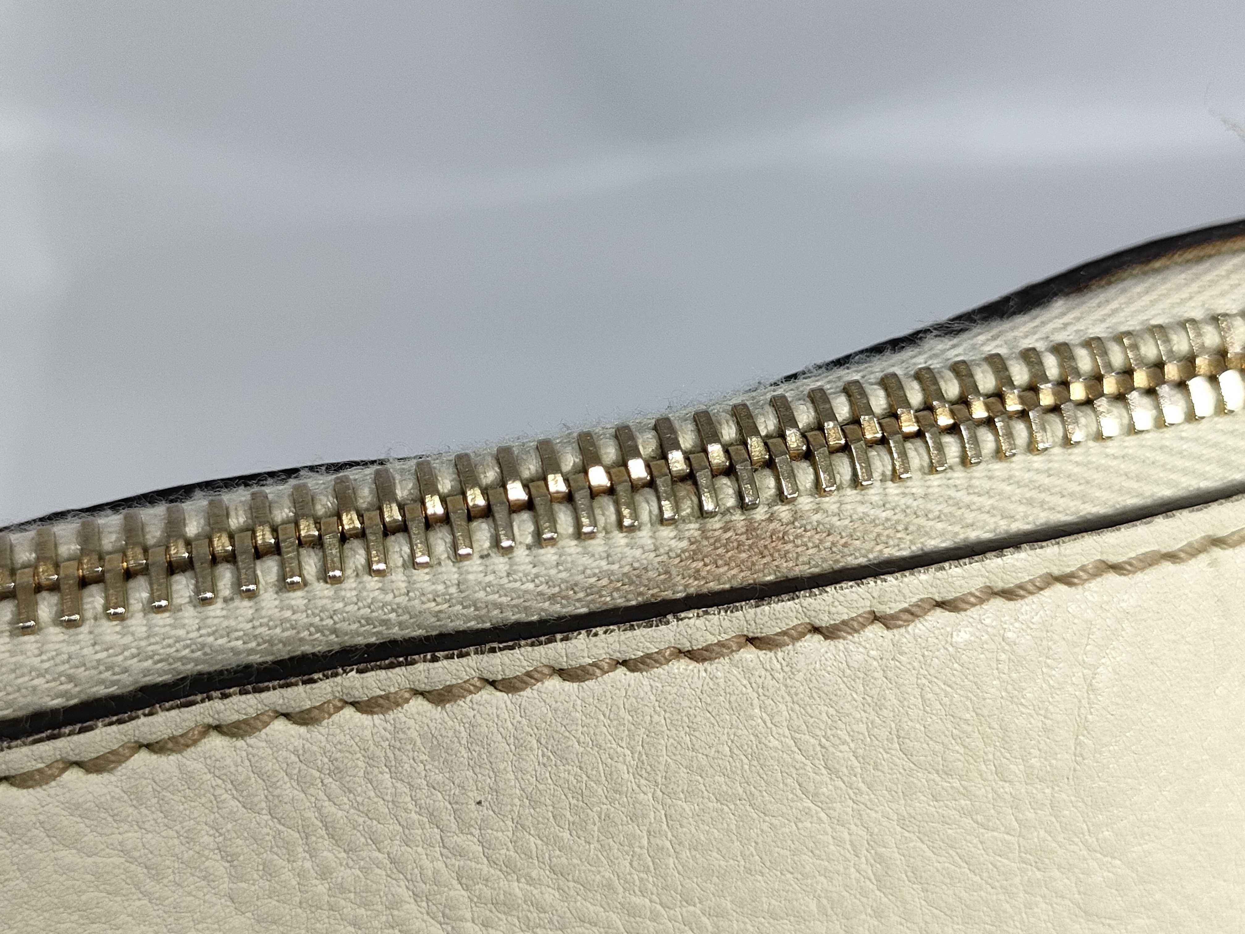 GG Canvas Shoulder Bag 203257 — view 10