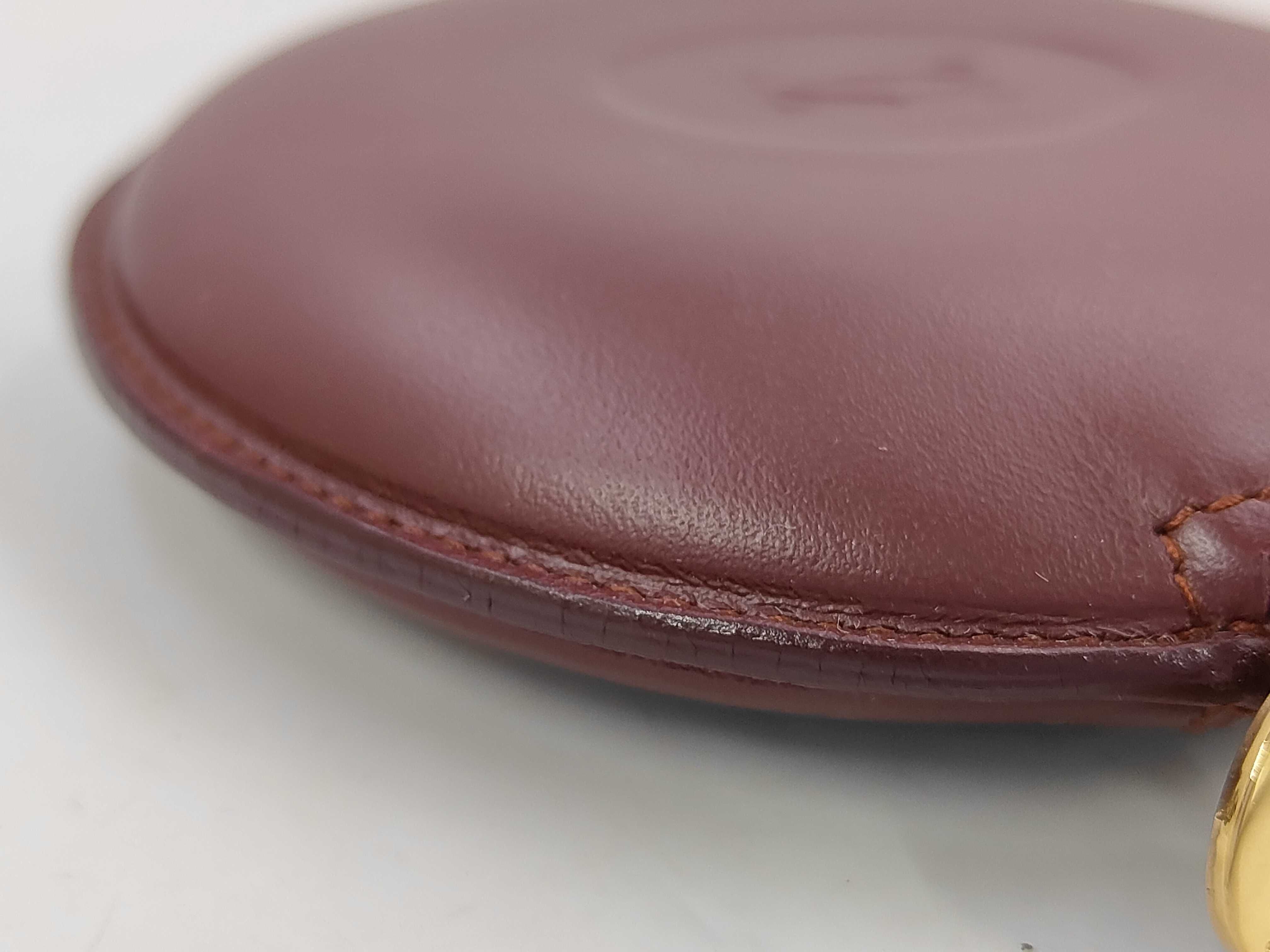 must line coin case — view 3
