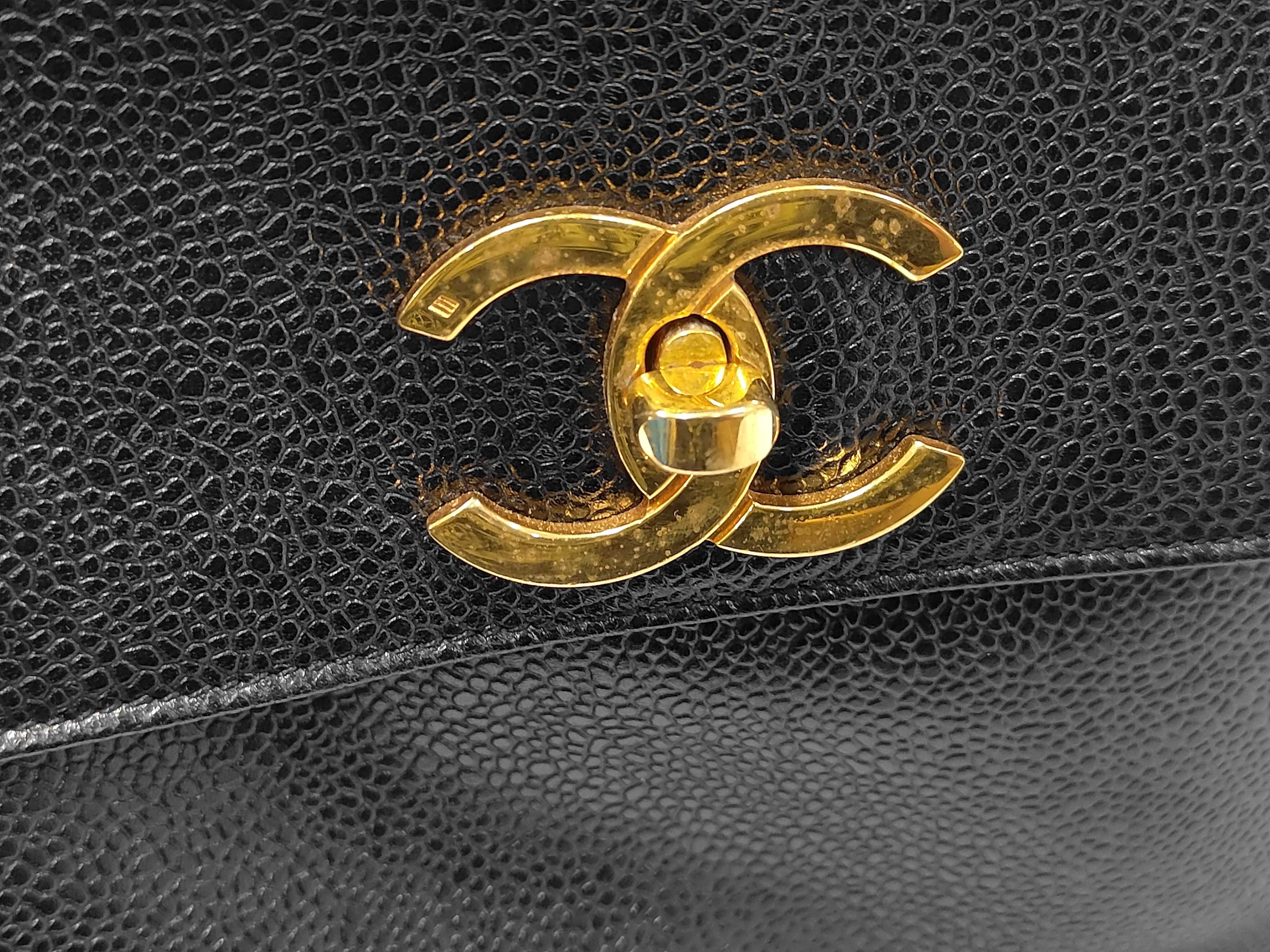 Vintage Drawstring Bag, Black Caviar Leather Shoulder Bag — view 10