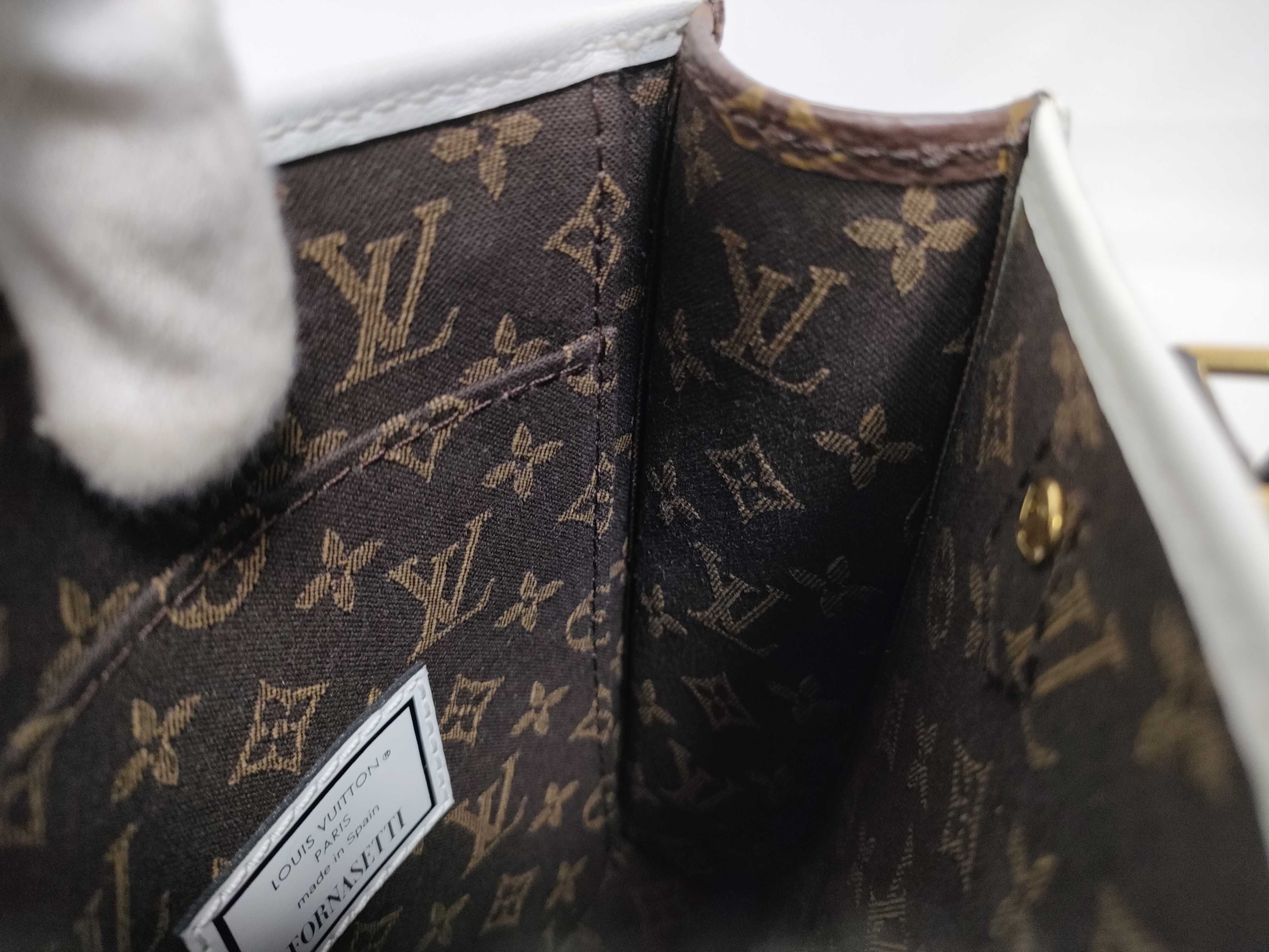 LV Petite Sac Plat M80991 Handbag — view 9