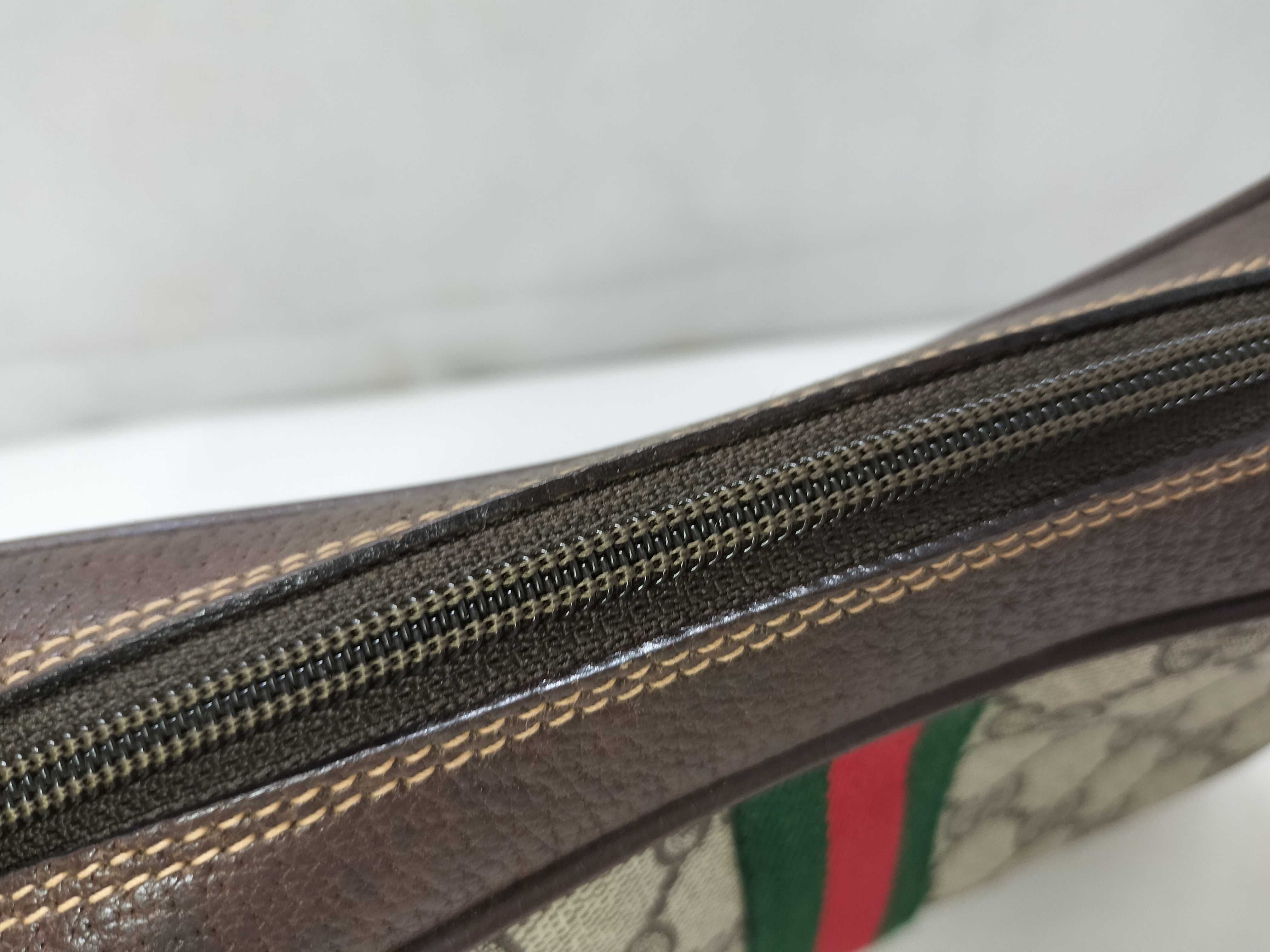 GG Supreme Gucci GG pattern clutch bag, Sherry line, second bag — view 3