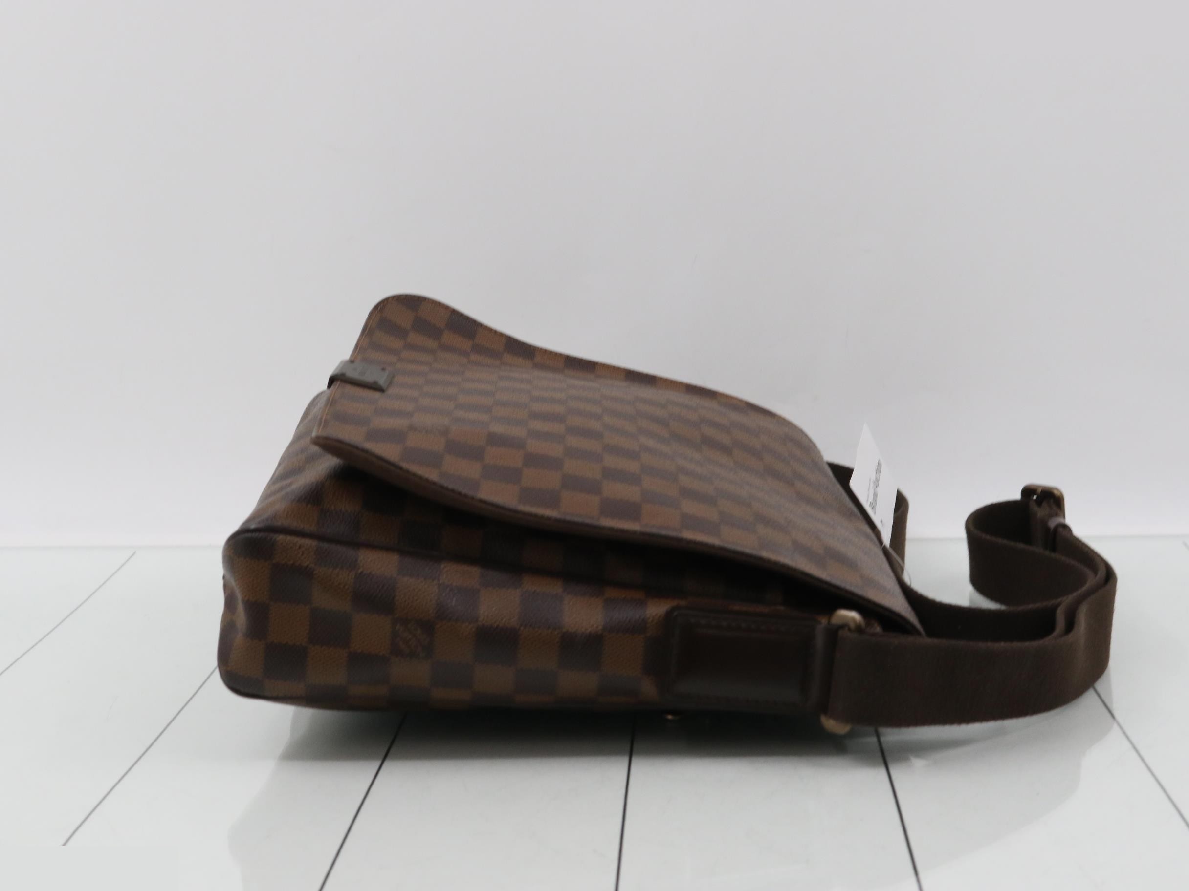 District MM Damier Shoulder Bag — view 3