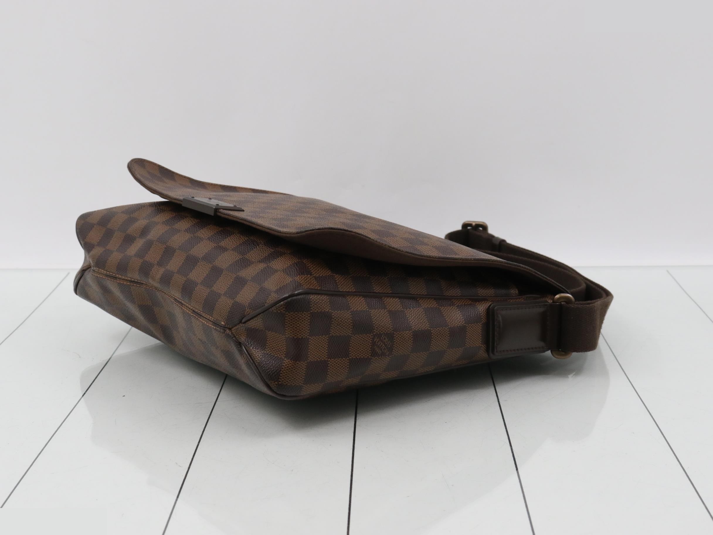 District MM Damier Shoulder Bag — view 6