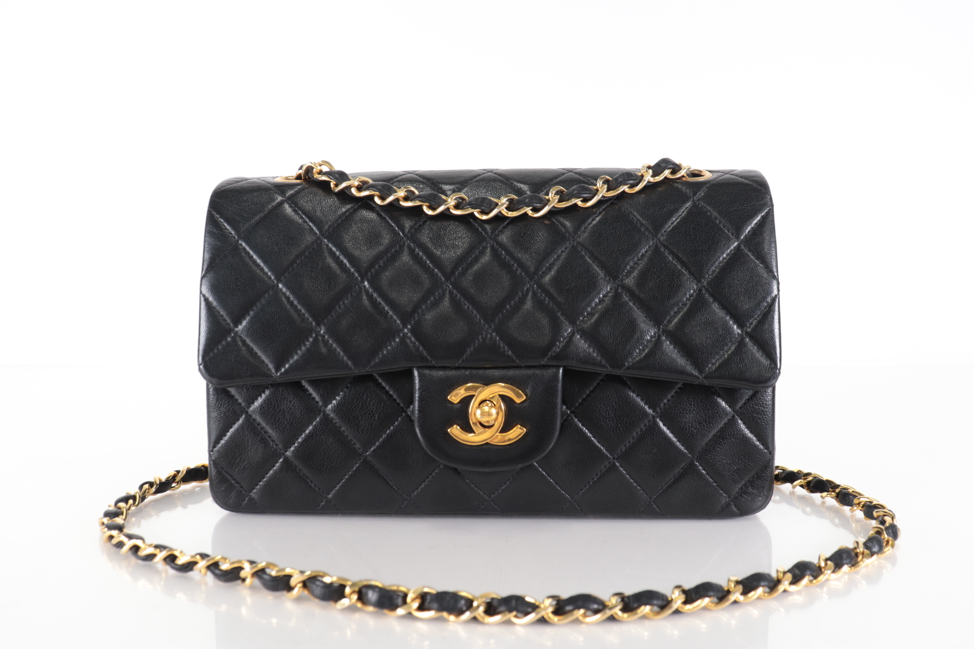 W-flap 23 Lambskin Chain Shoulder Bag (Serial No. 2) — view 2