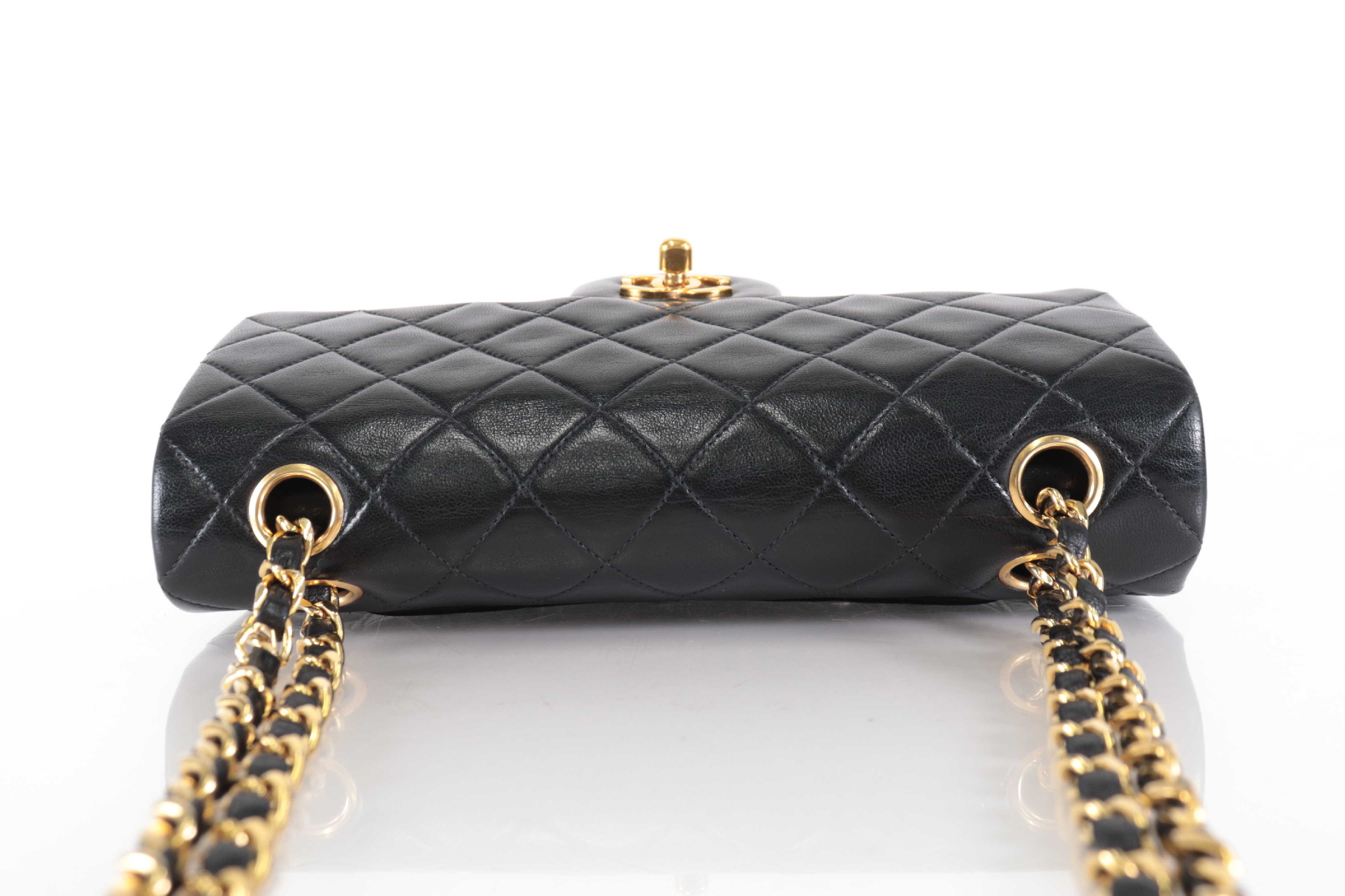 W-flap 23 Lambskin Chain Shoulder Bag (Serial No. 2) — view 6