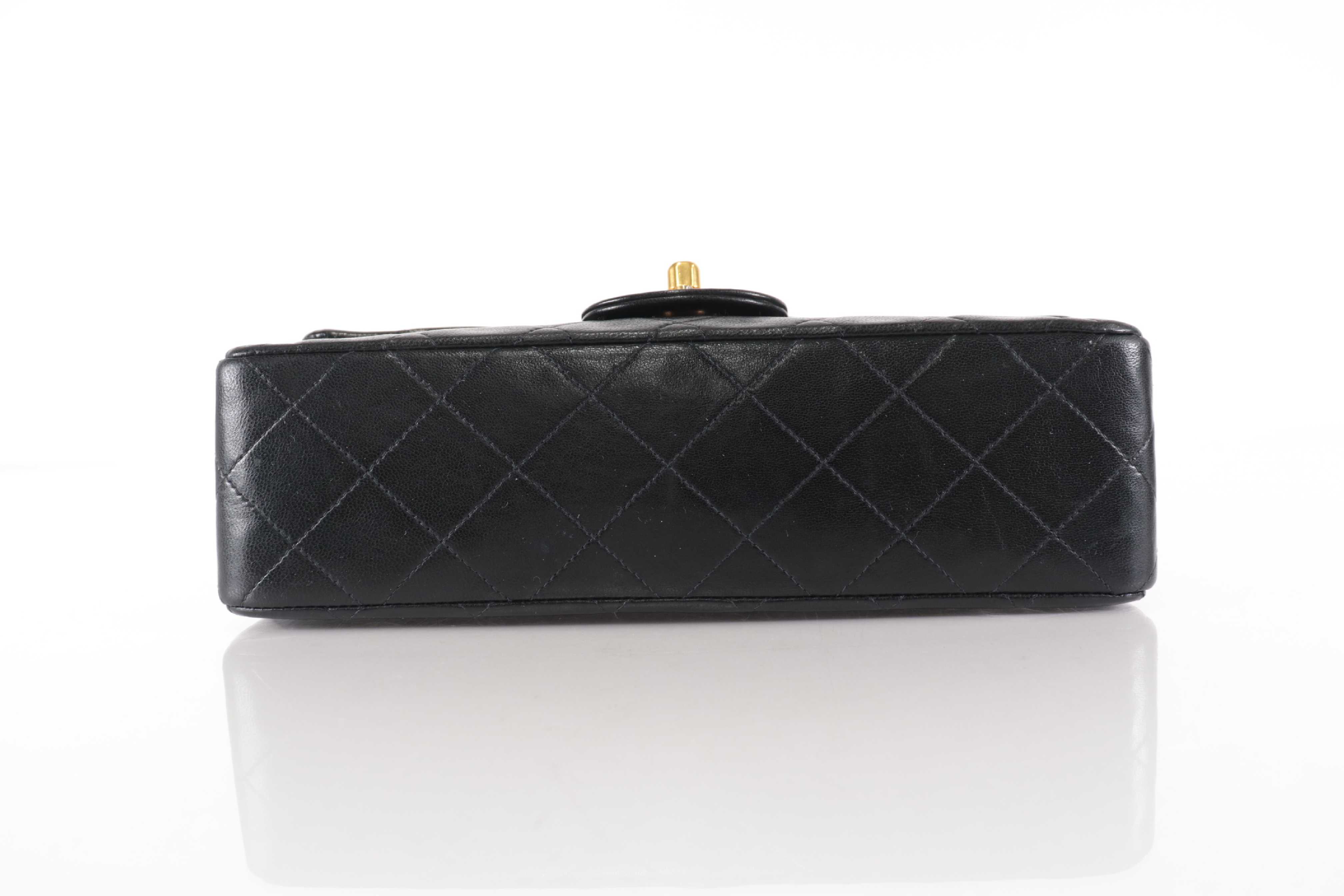 W-flap 23 Lambskin Chain Shoulder Bag (Serial No. 2) — view 7