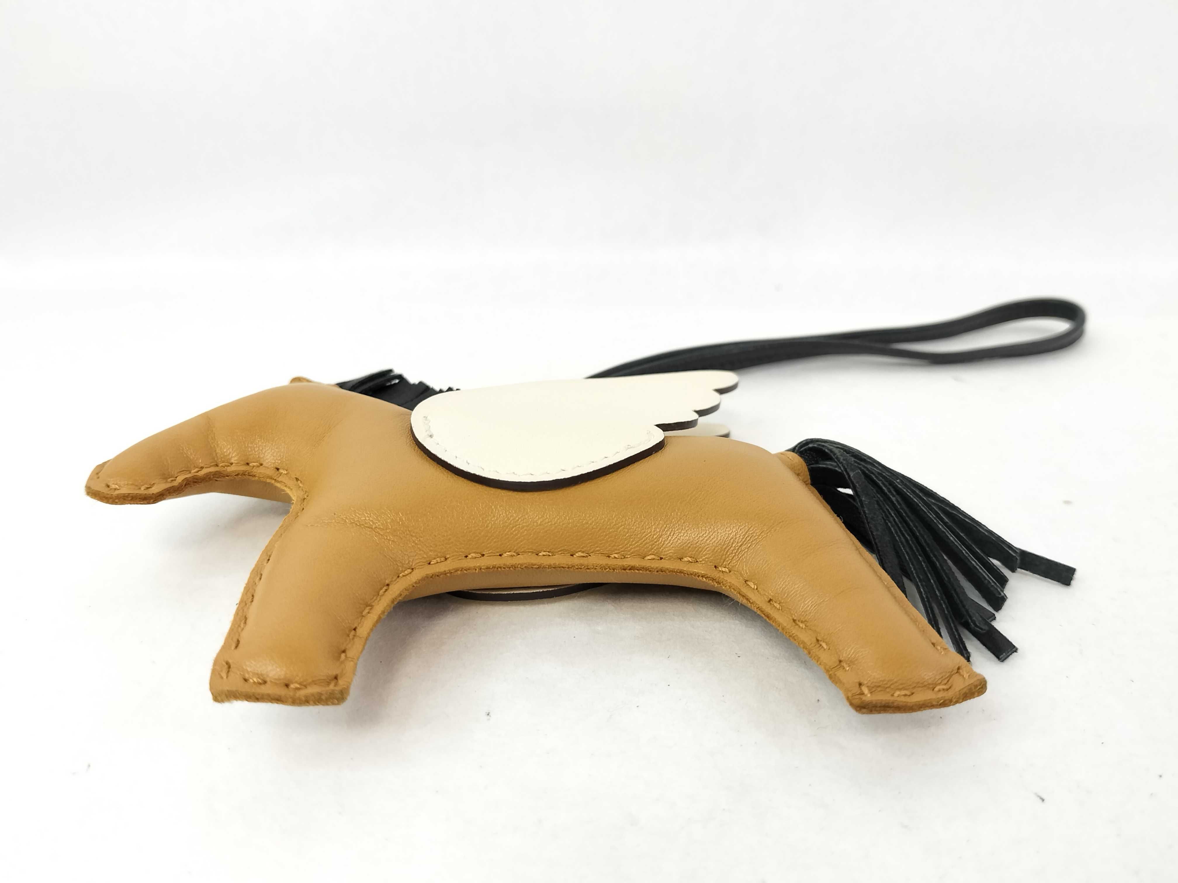 Pegasus Charm Key Case/Keychain — view 7