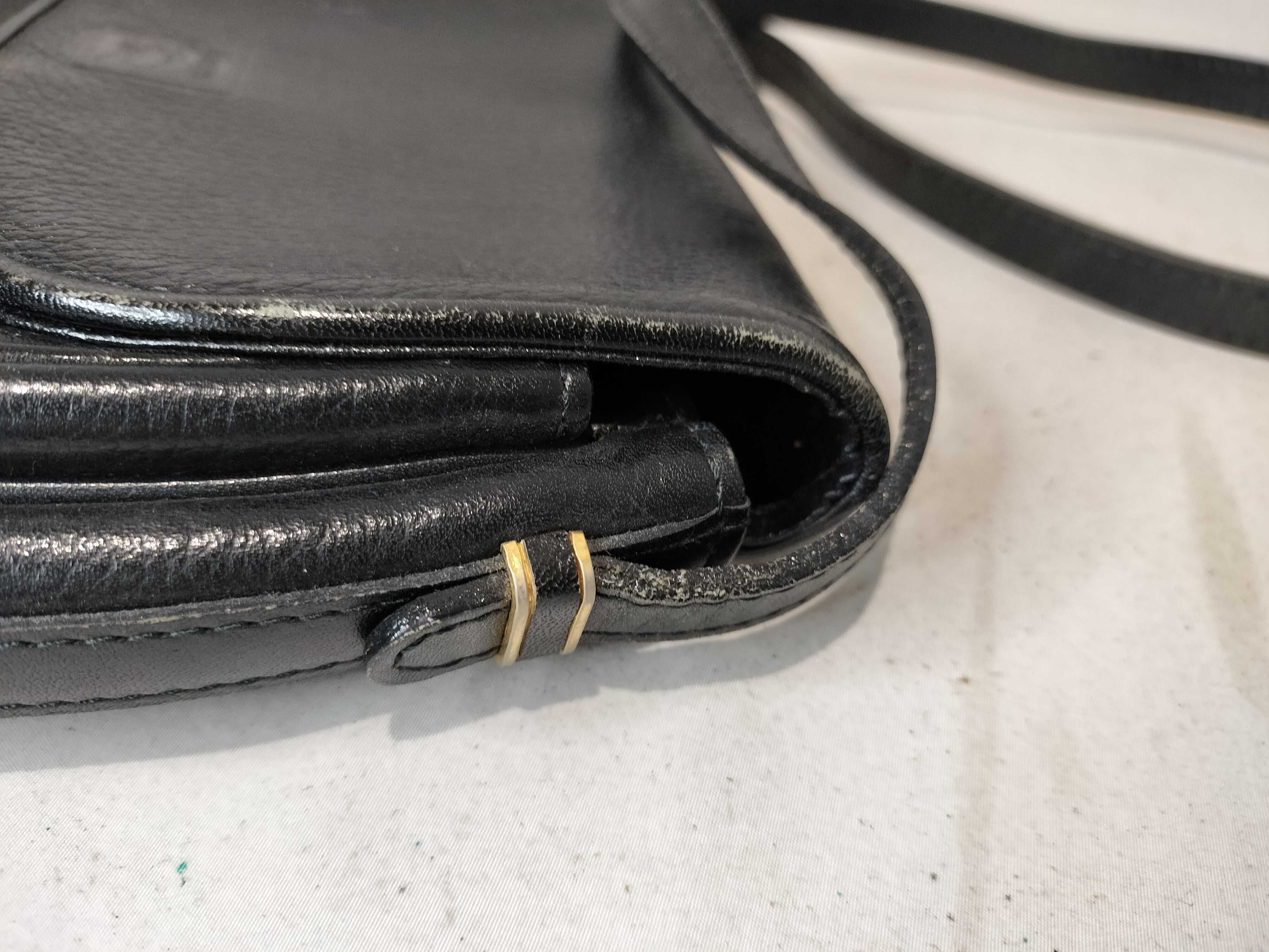 Burberrys Leather Shoulder Bag with Nova Check Interior — view 6