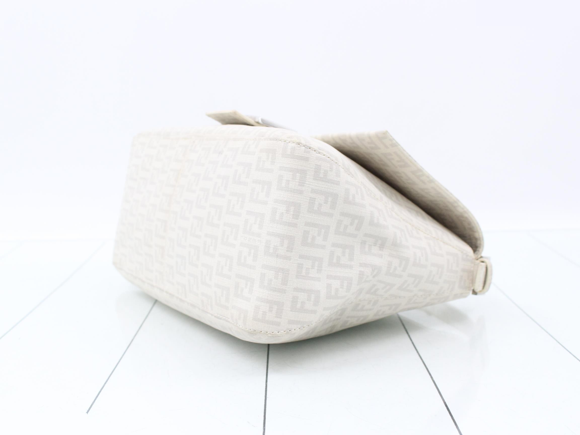 Mamma Bucket Chain Shoulder Bag, Beige, PVC — view 6