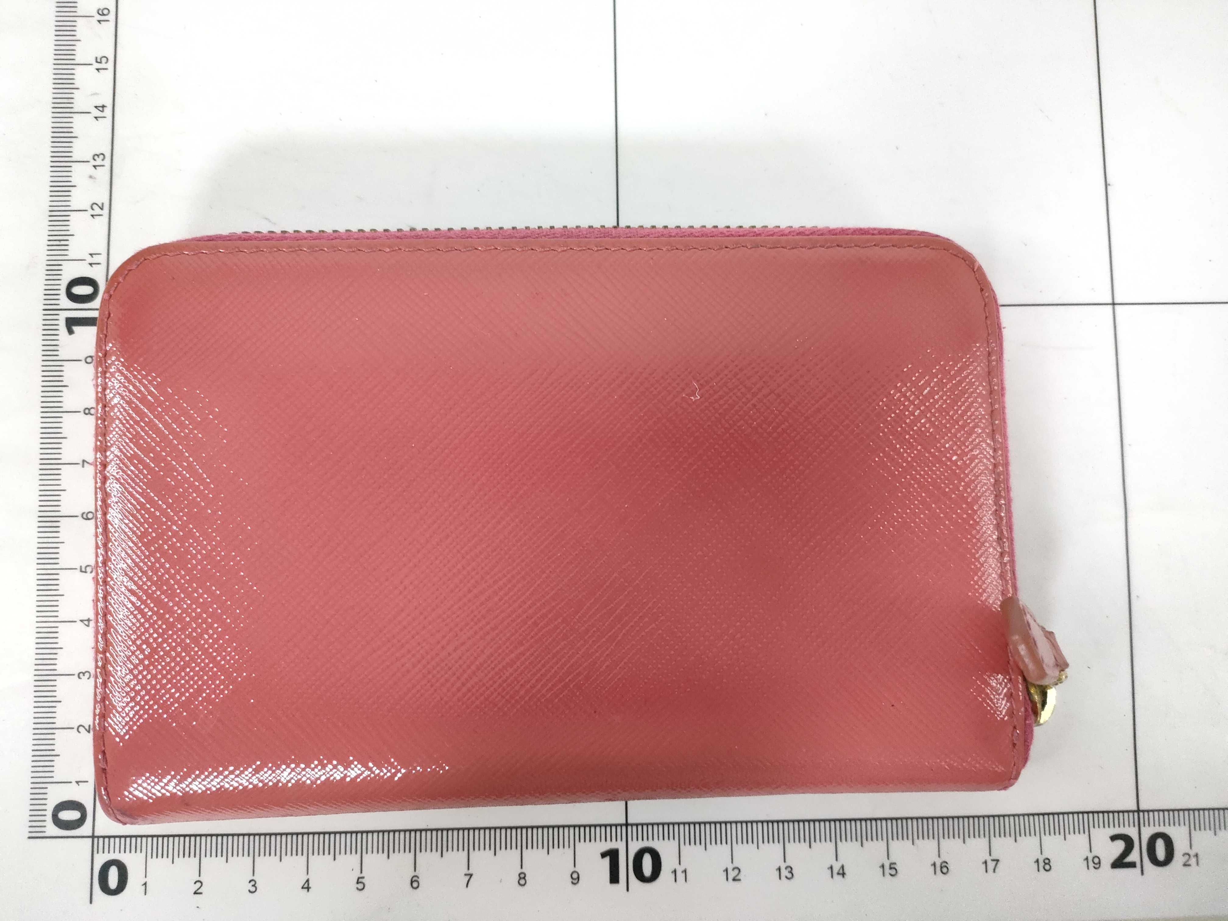 wallet — view 2
