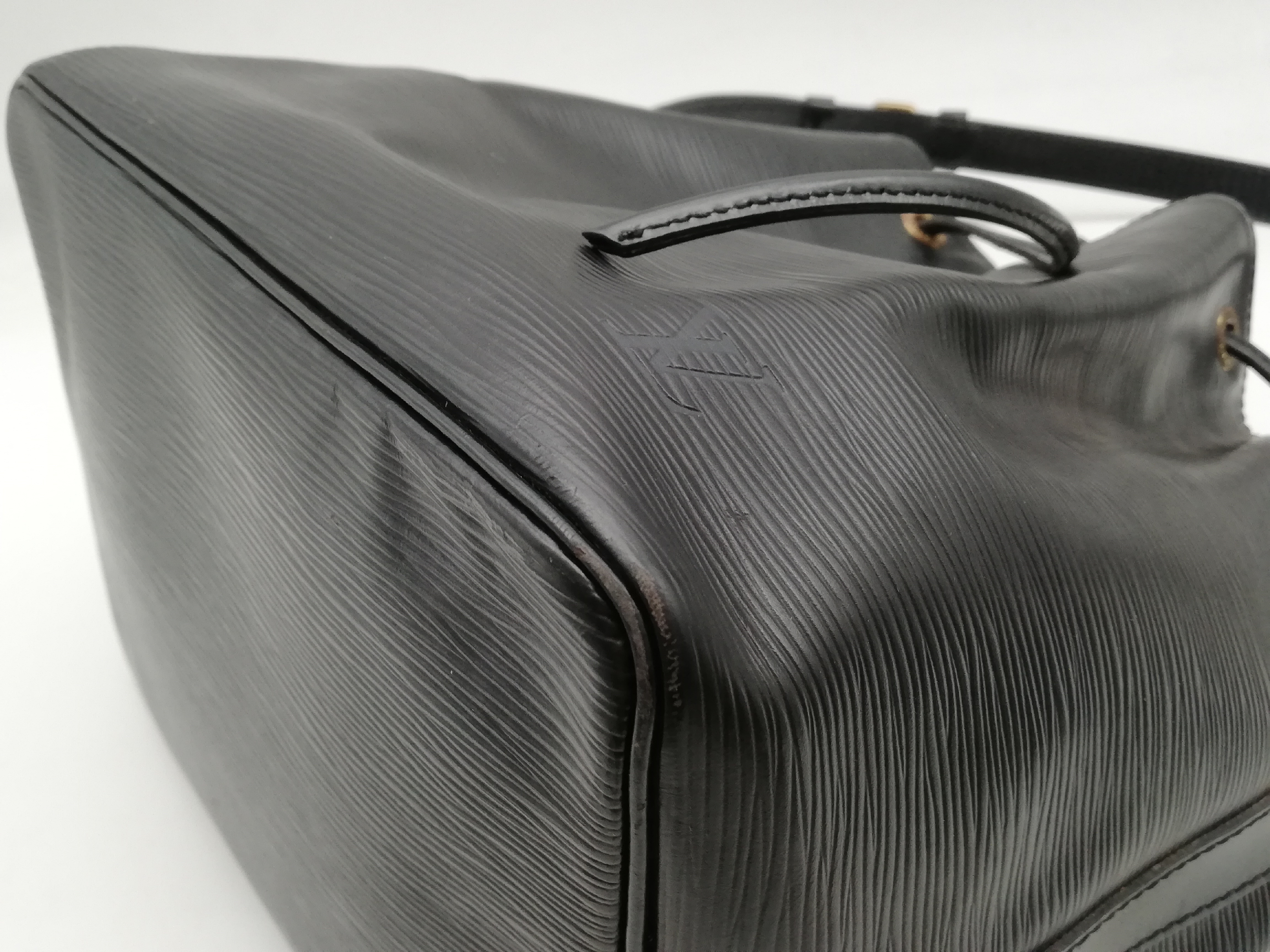 Epi Petit Noé M59012 Noir Shoulder Bag — view 12