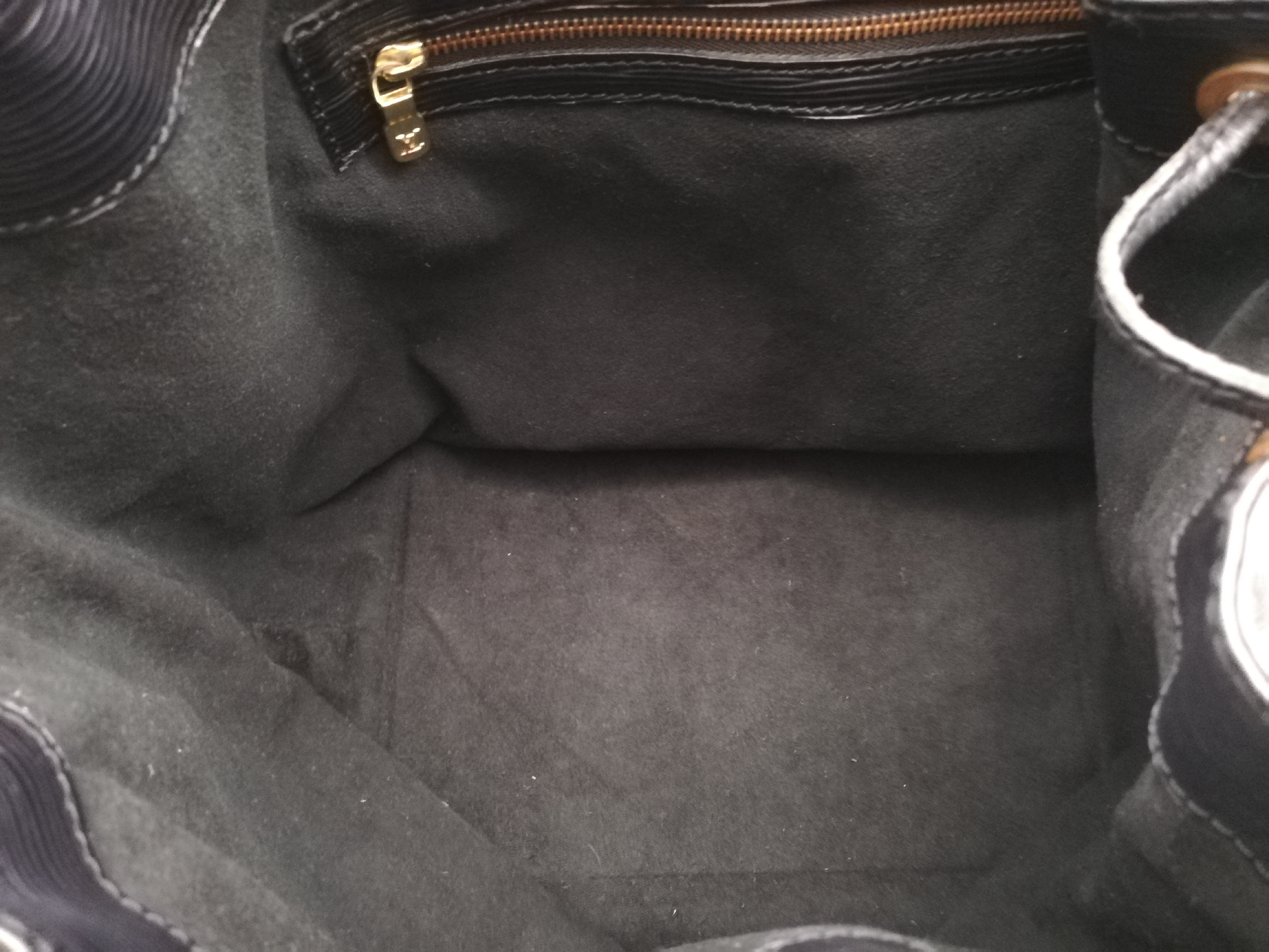 Epi Petit Noé M59012 Noir Shoulder Bag — view 14
